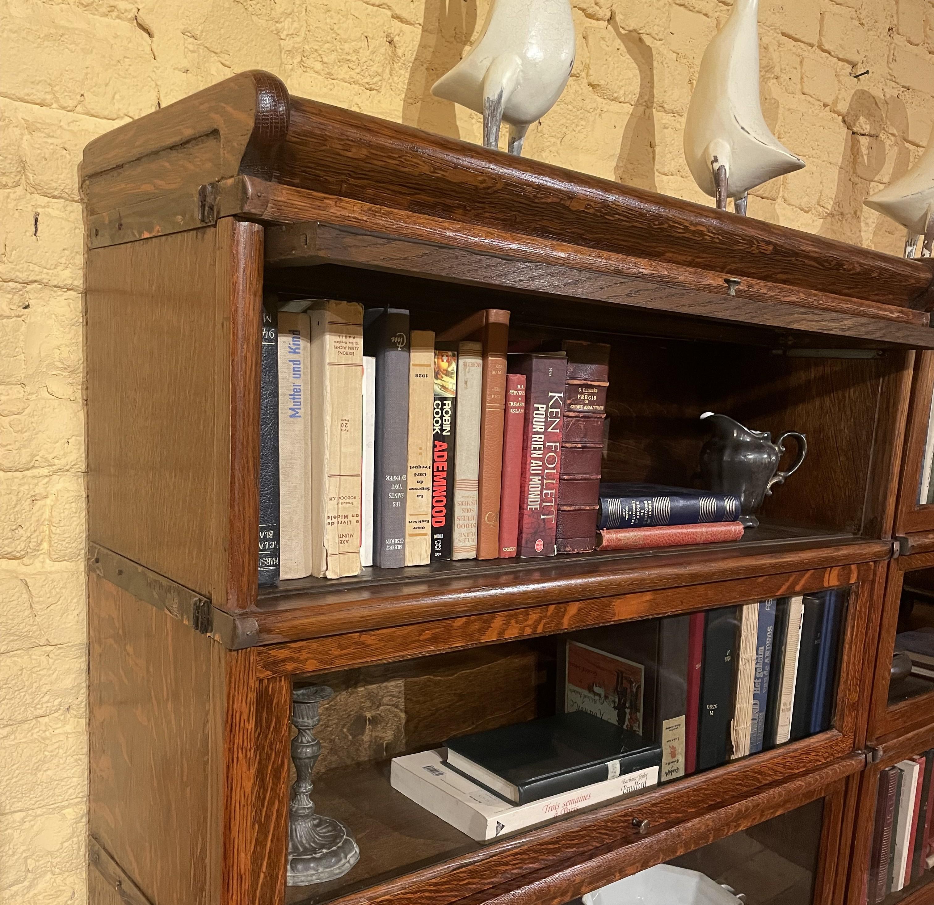 A Set Of Four Globe Wernicke Oak Bookcases- 19th Century For Sale 5