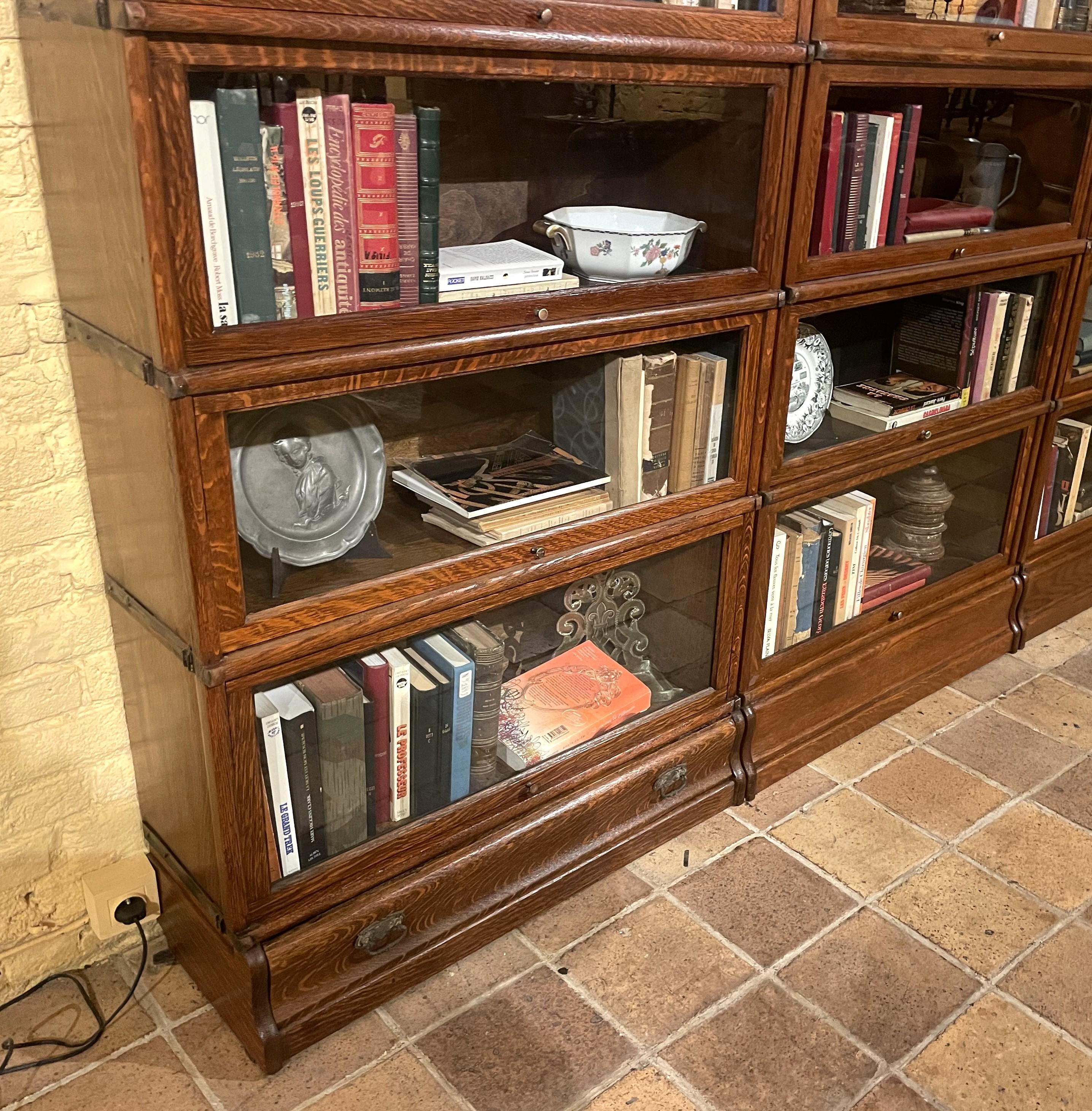 A Set Of Four Globe Wernicke Oak Bookcases- 19th Century For Sale 2
