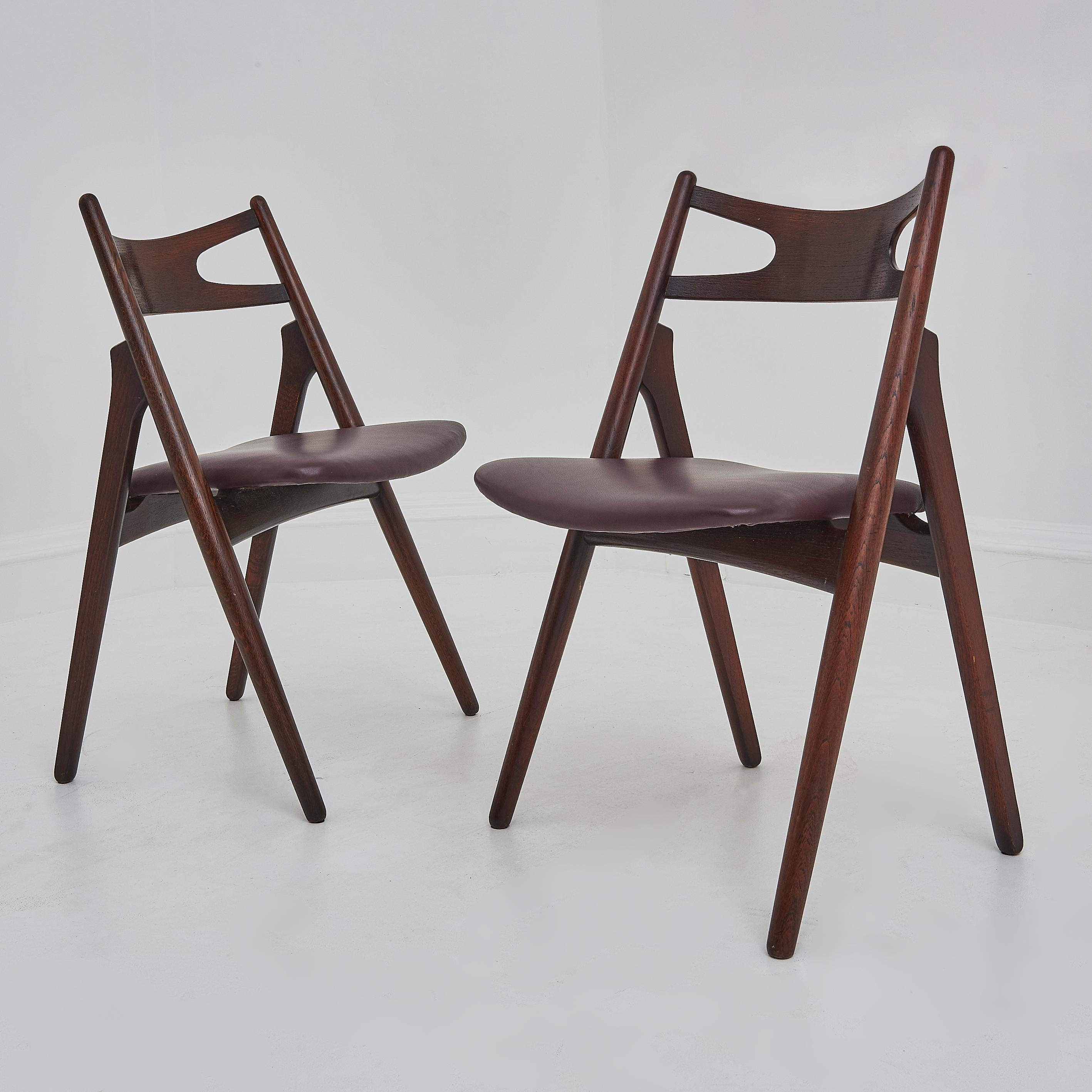 Un set di quattro sedie da pranzo Hans Wegner 'Sawbuck' CH 29 in vendita 5