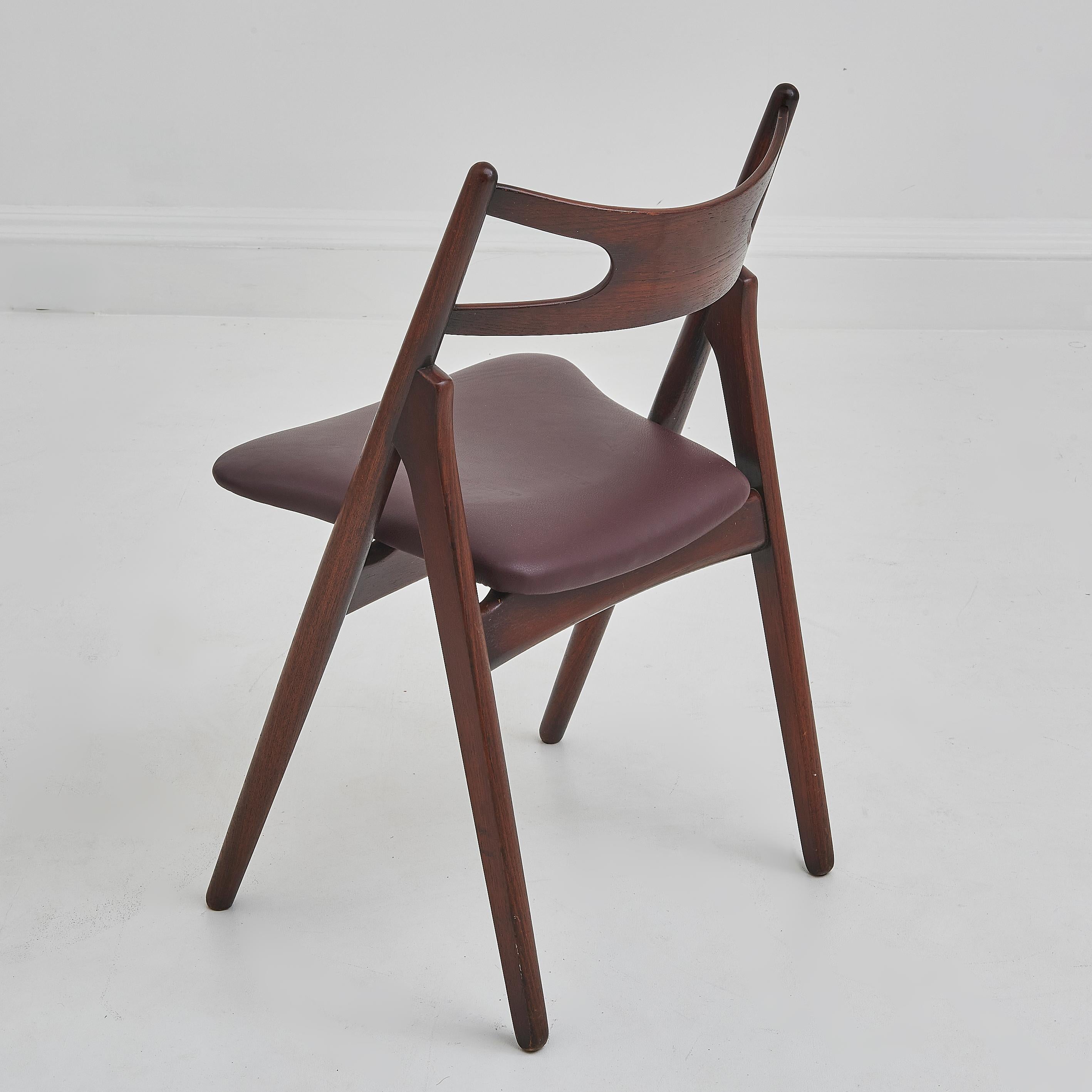 Un set di quattro sedie da pranzo Hans Wegner 'Sawbuck' CH 29 in vendita 2
