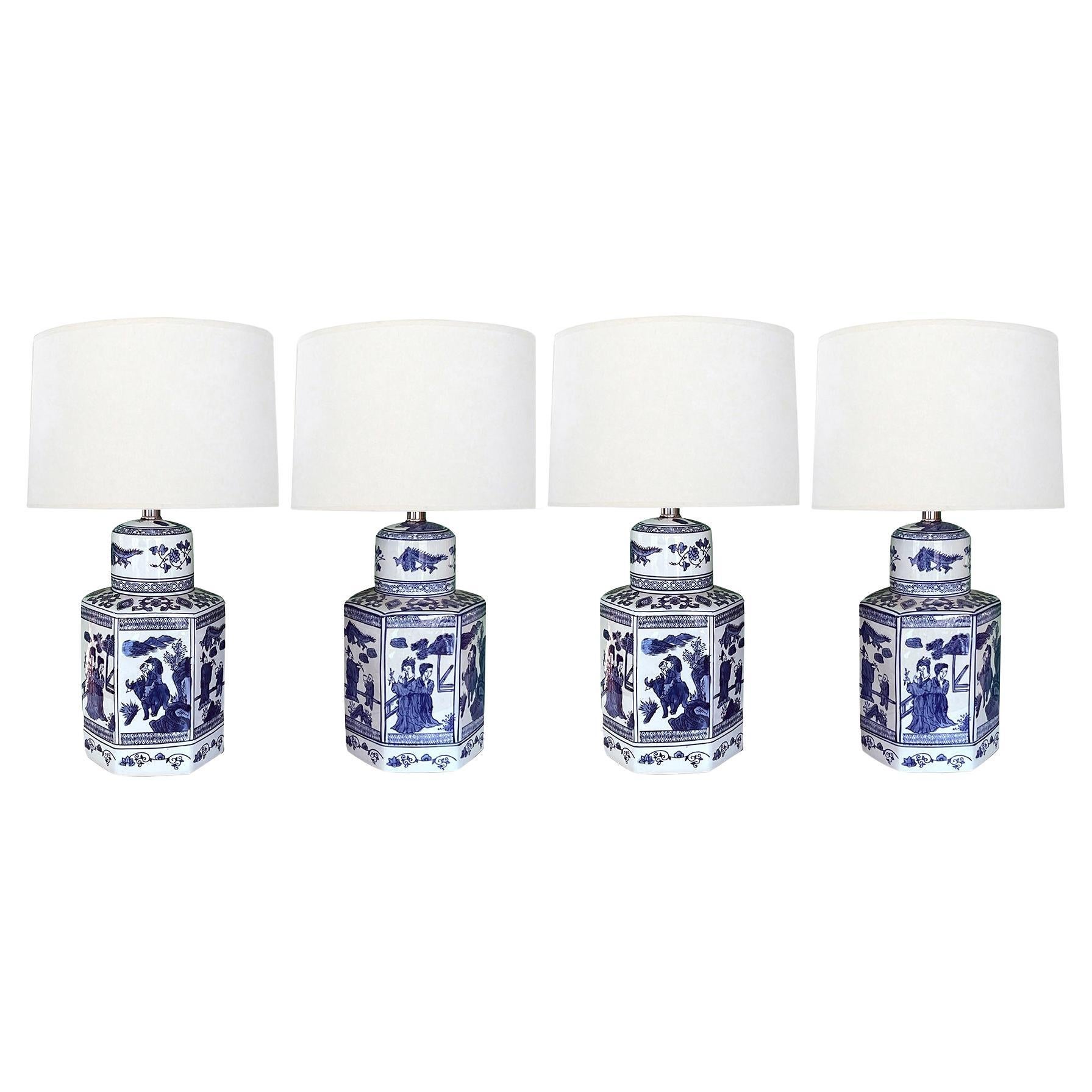 Ensemble de quatre lampes hexagonales en forme de jarre à gingembre chinois bleu et blanc en vente