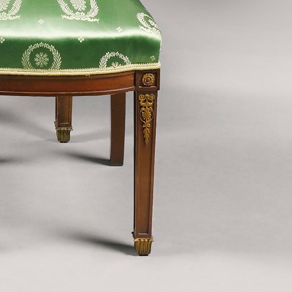 Satz von vier Salonstühlen aus Mahagoni und vergoldeter Bronze im Stil des Zweiten Kaiserreichs im M (Empire Revival) im Angebot