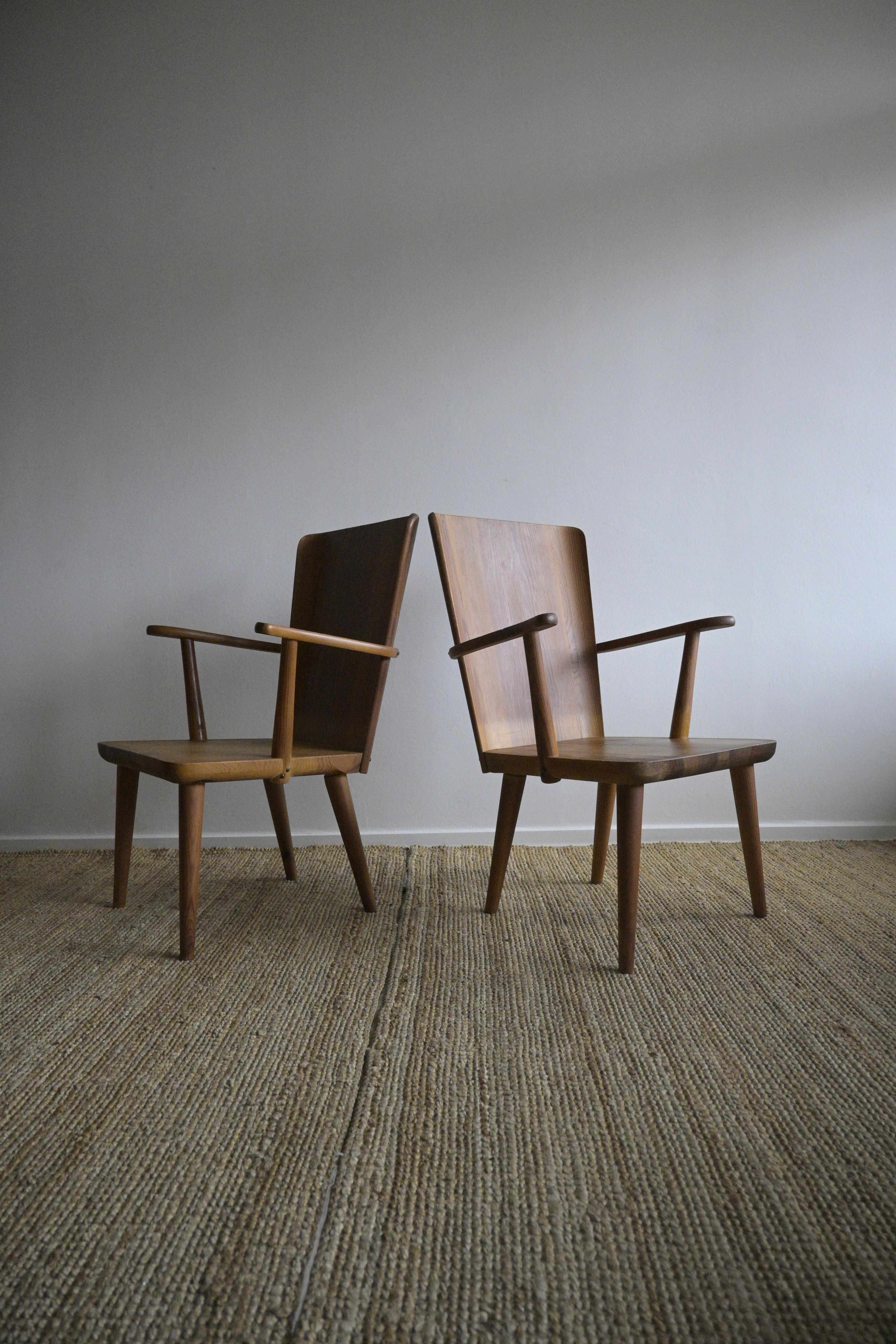 Milieu du XXe siècle Ensemble de quatre fauteuils du milieu du siècle par Göran Malmvall, Svensk Furu, années 1940 en vente