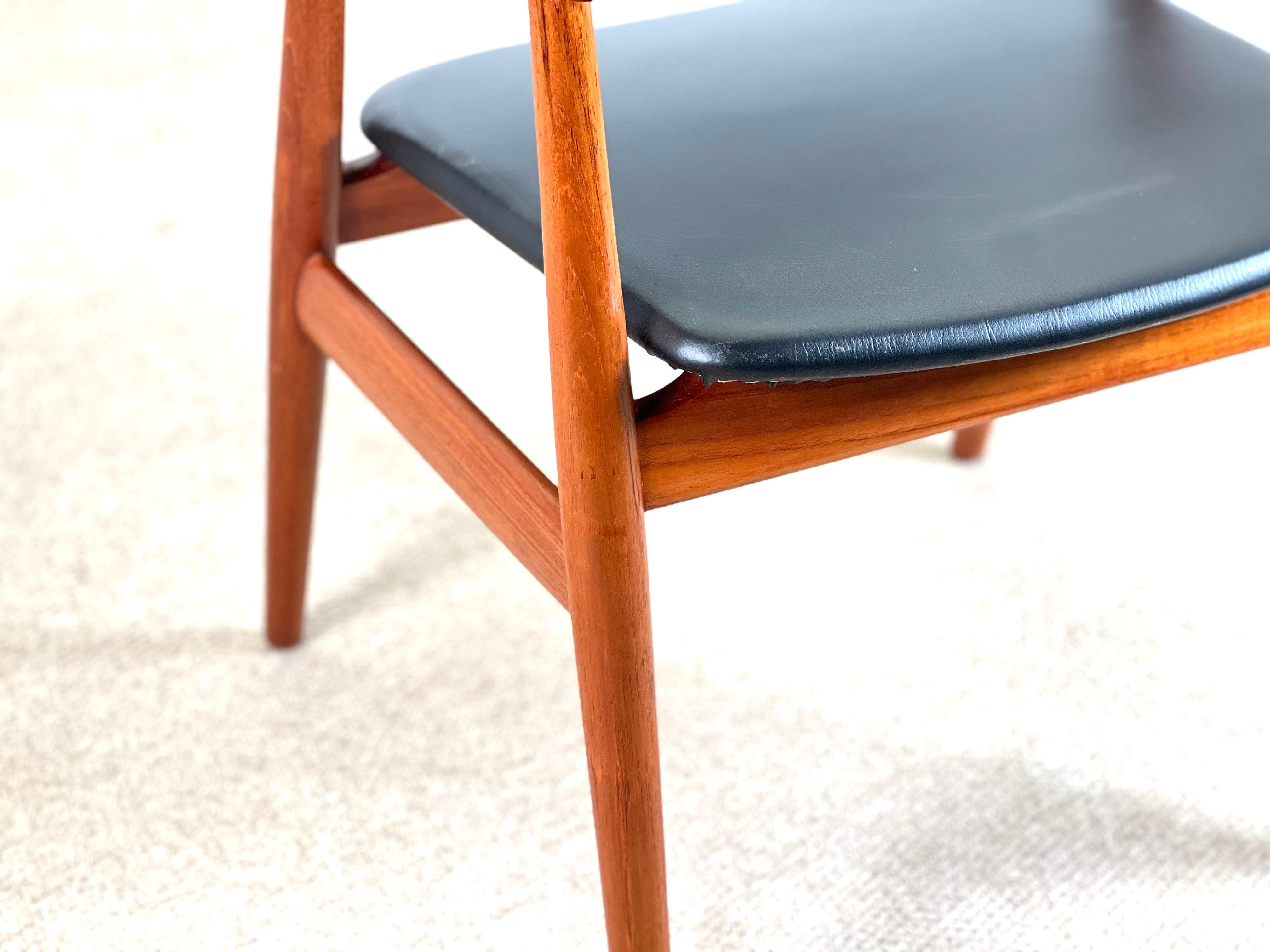 A Set Of Four or six Svend Aage Eriksen Dining Room Chair Model Gm11, 1960 For Sale 5