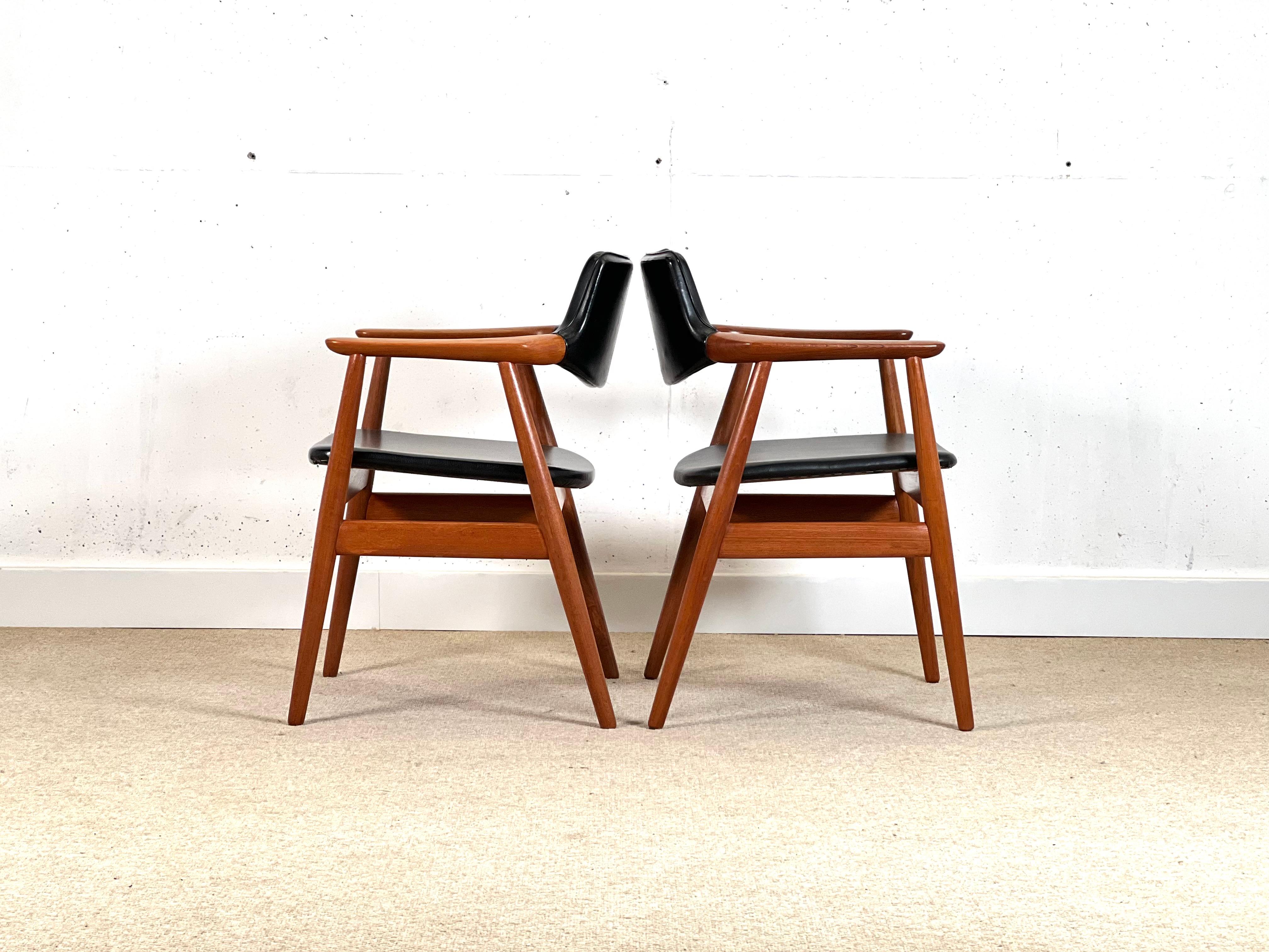 20th Century A Set Of Four or six Svend Aage Eriksen Dining Room Chair Model Gm11, 1960 For Sale