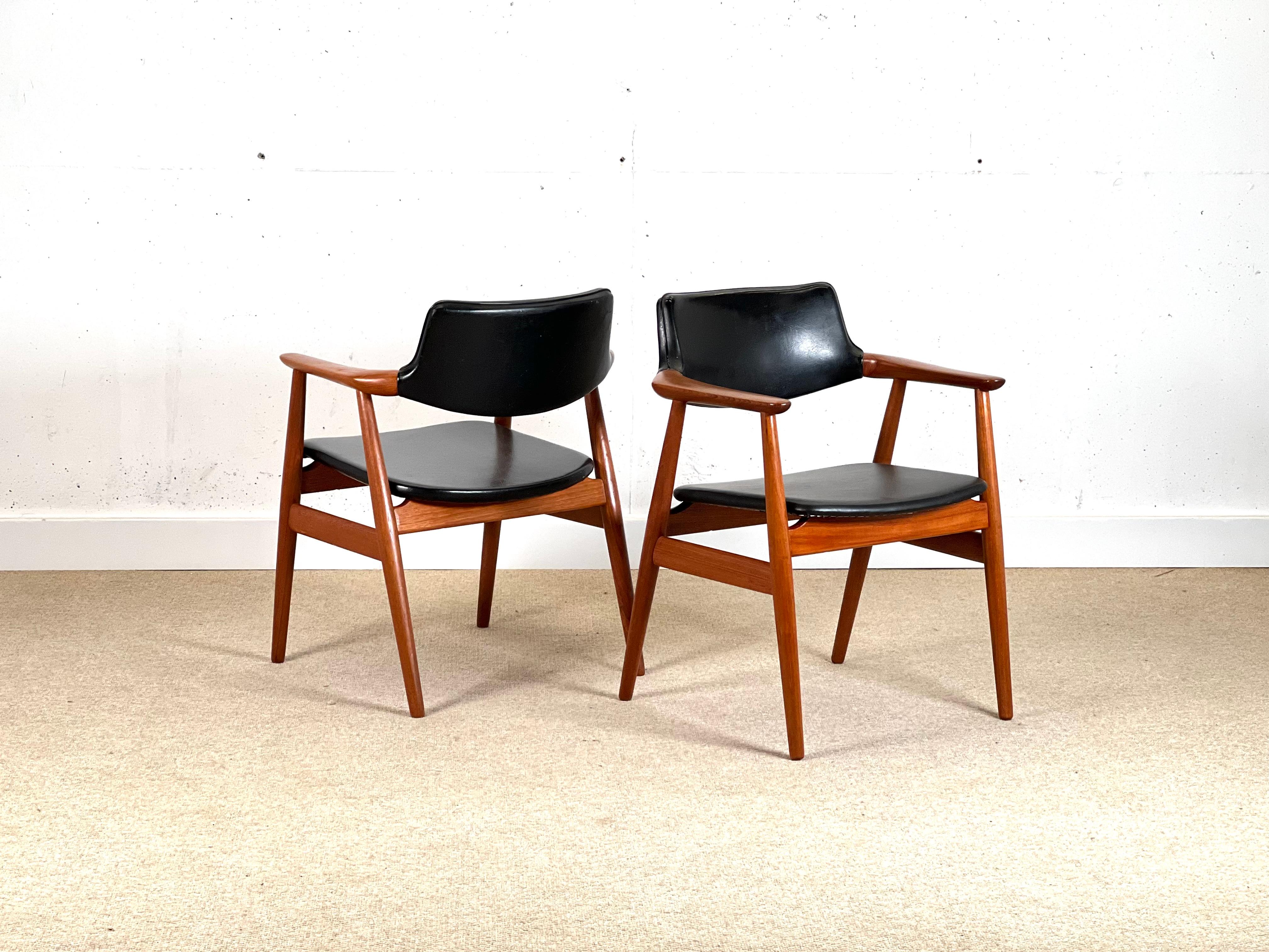 A Set Of Four or six Svend Aage Eriksen Dining Room Chair Model Gm11, 1960 For Sale 1