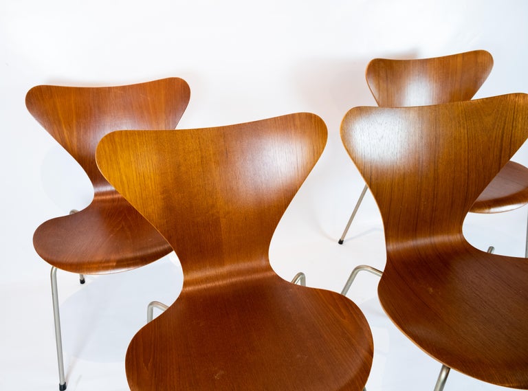 Scandinavian Modern Set of six Seven Chairs, Model 3107, Teak, by Arne Jacobsen and Fritz Hansen For Sale