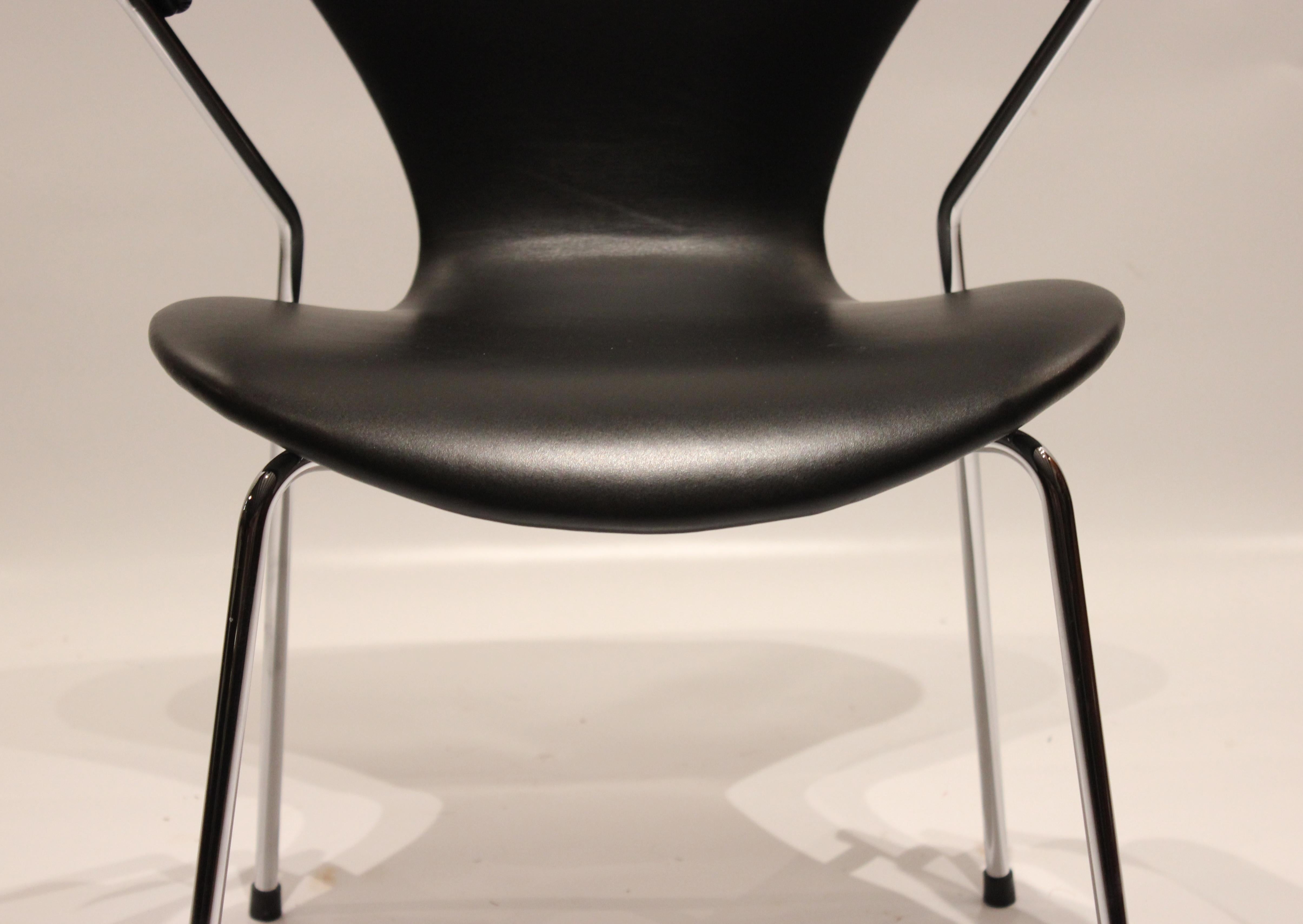 Set of Four Seven Chairs, Model 3207, by Arne Jacobsen and Fritz Hansen, 2006 In Excellent Condition In Lejre, DK