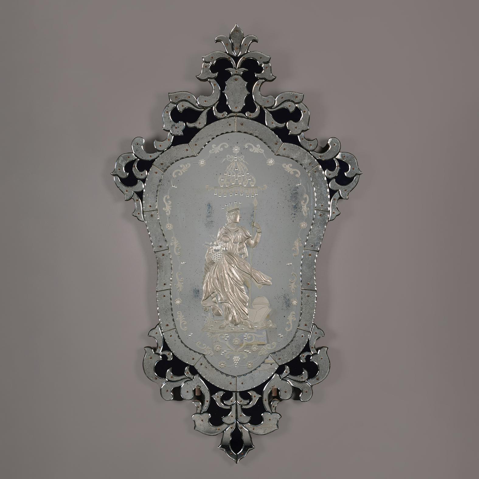 Specchio Un set di quattro specchi da parete Girandole in vetro blu e trasparente inciso veneziano in vendita