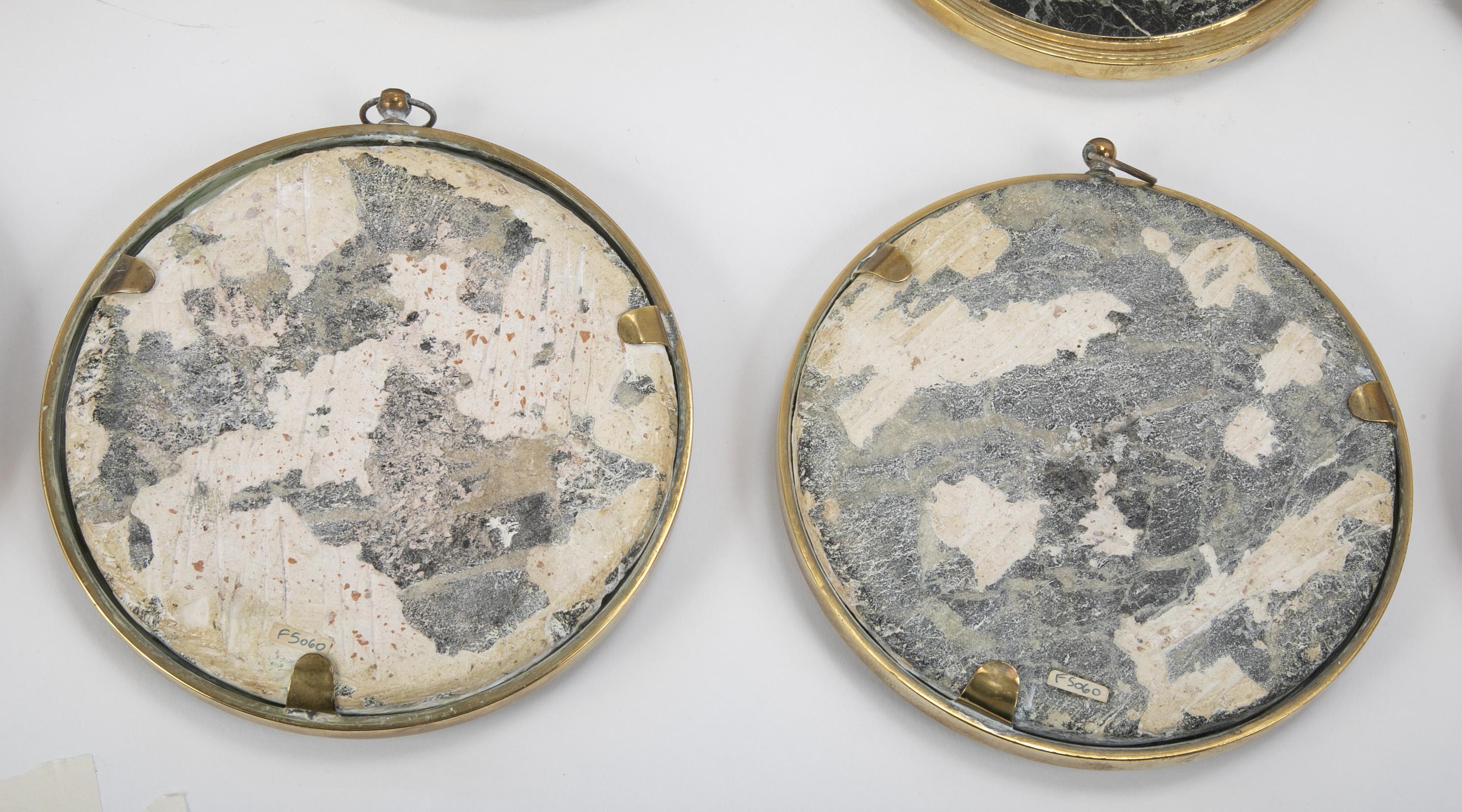 Marbre de Sienne Ensemble de quatorze portraits d'empereurs romains à profil en marbre du 19e siècle