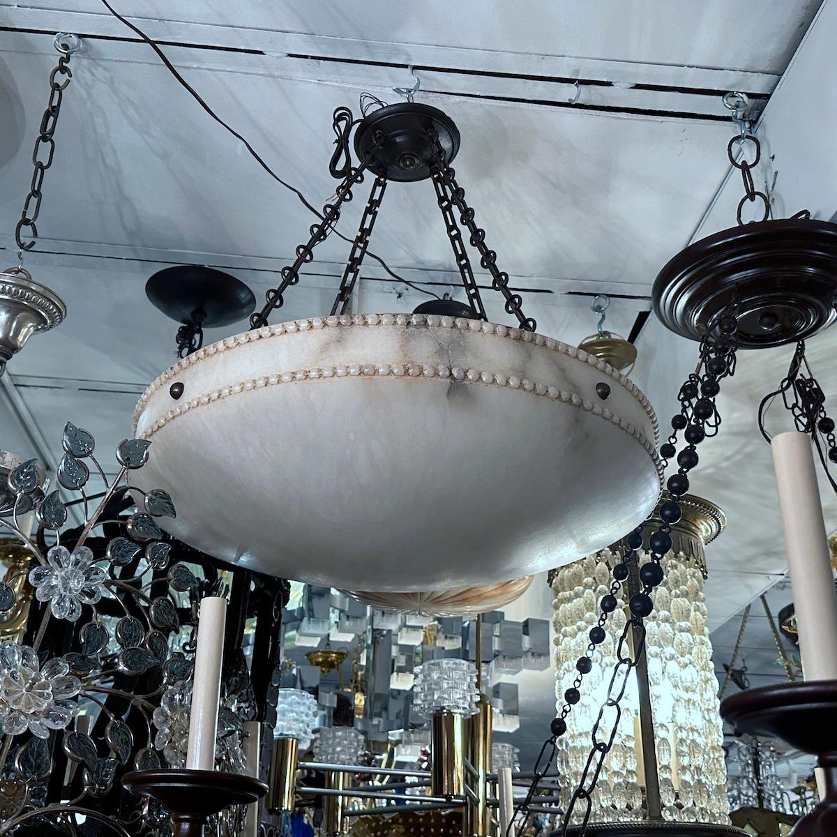 Un set di lampade neoclassiche francesi in alabastro, vendute singolarmente in vendita 5