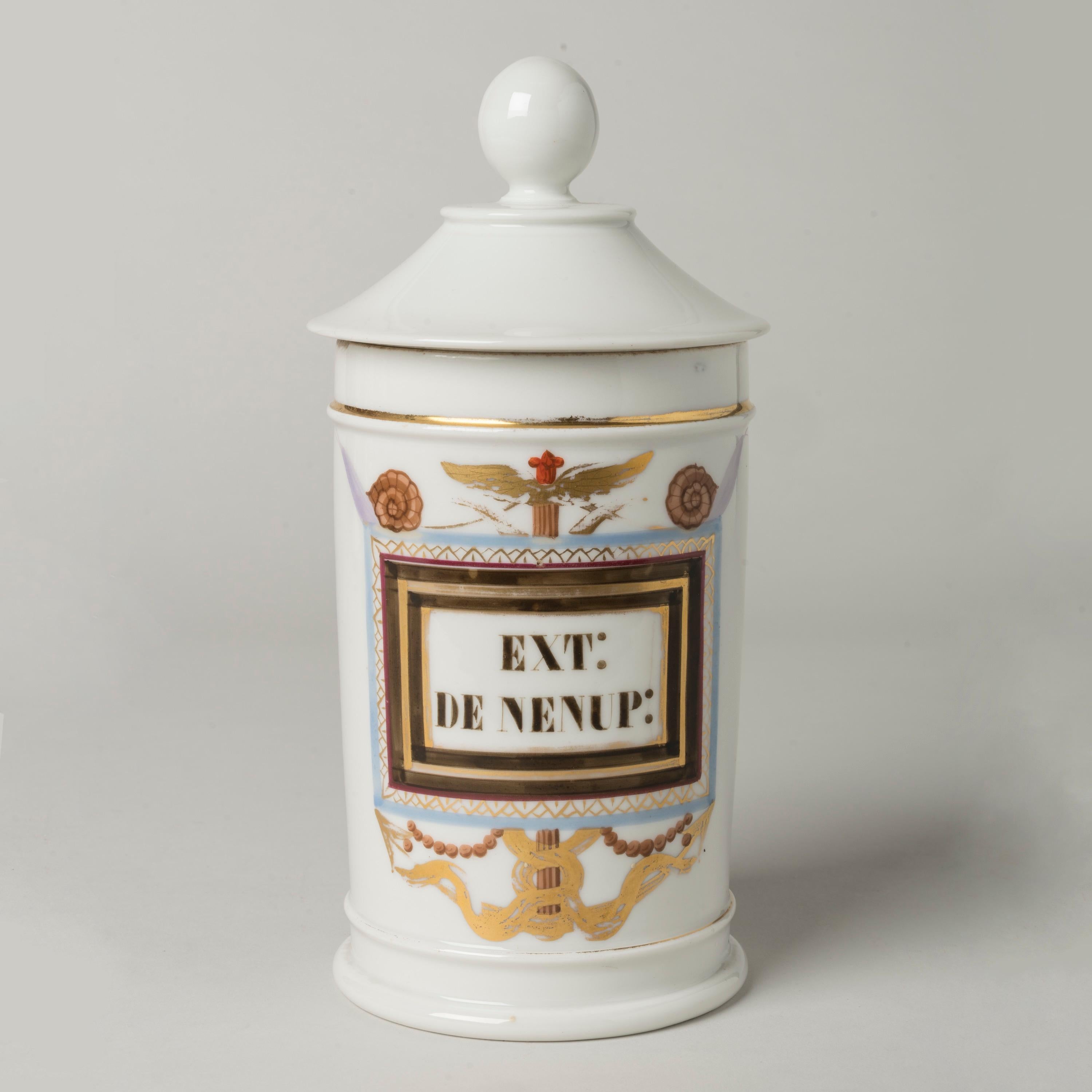 Conjunto de grandes tarros de boticario de porcelana de París con tapa siglo XIX en venta