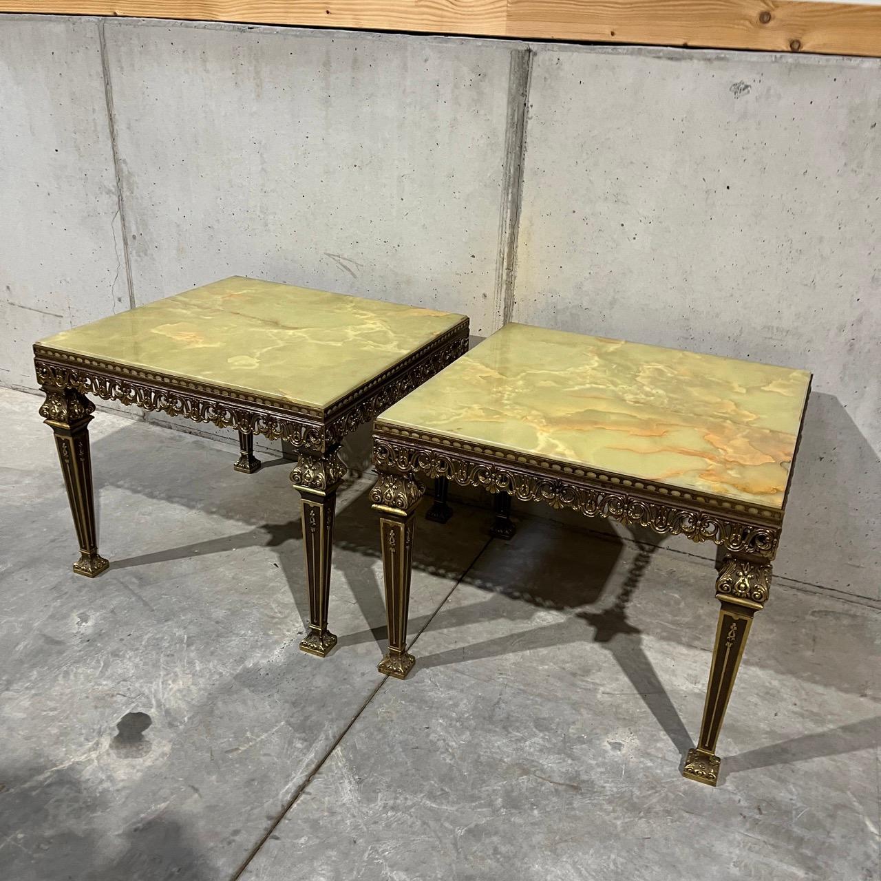 Un ensemble de tables de salon en laiton et marbre  Italie, milieu du siècle en vente 6