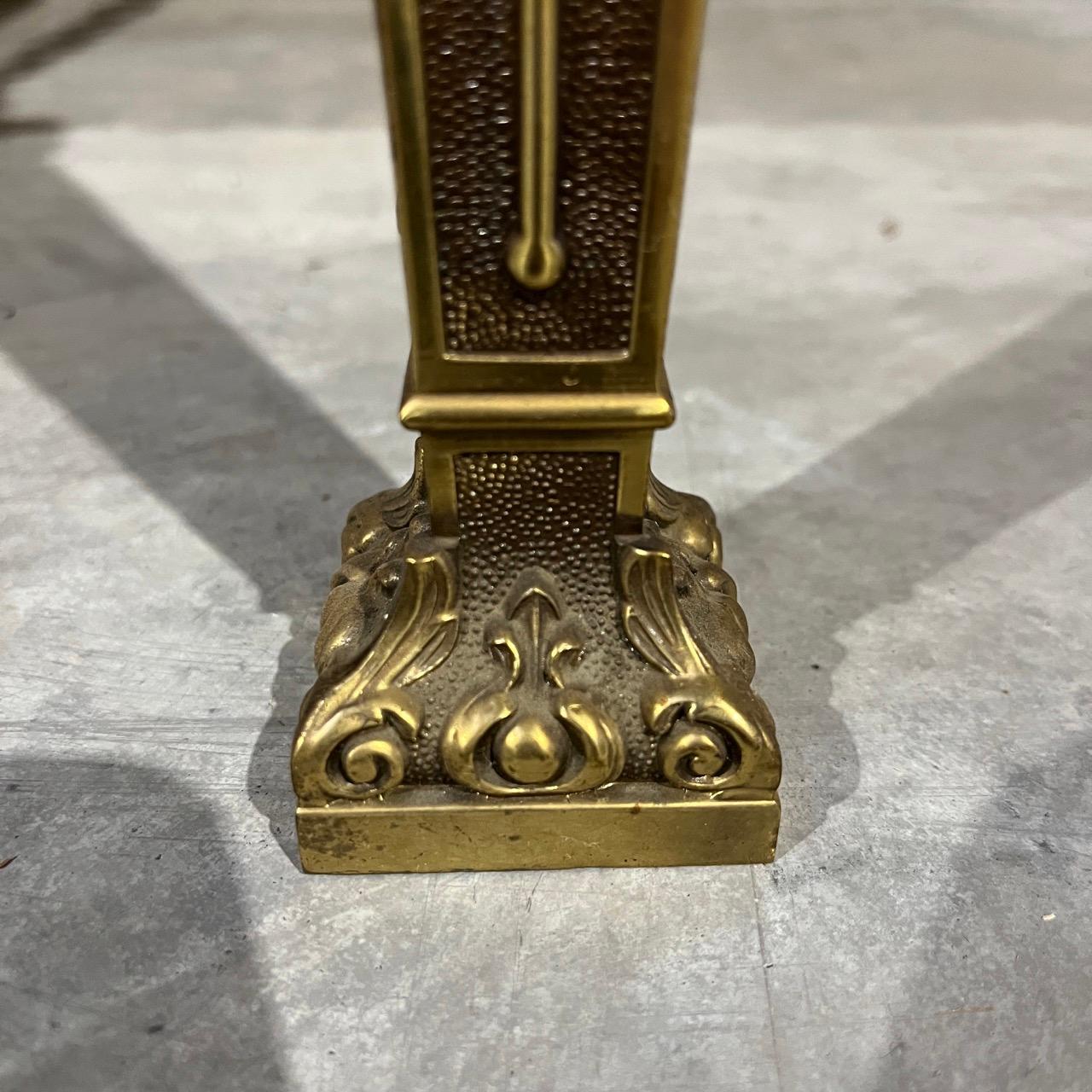 Un ensemble de tables de salon en laiton et marbre  Italie, milieu du siècle en vente 7