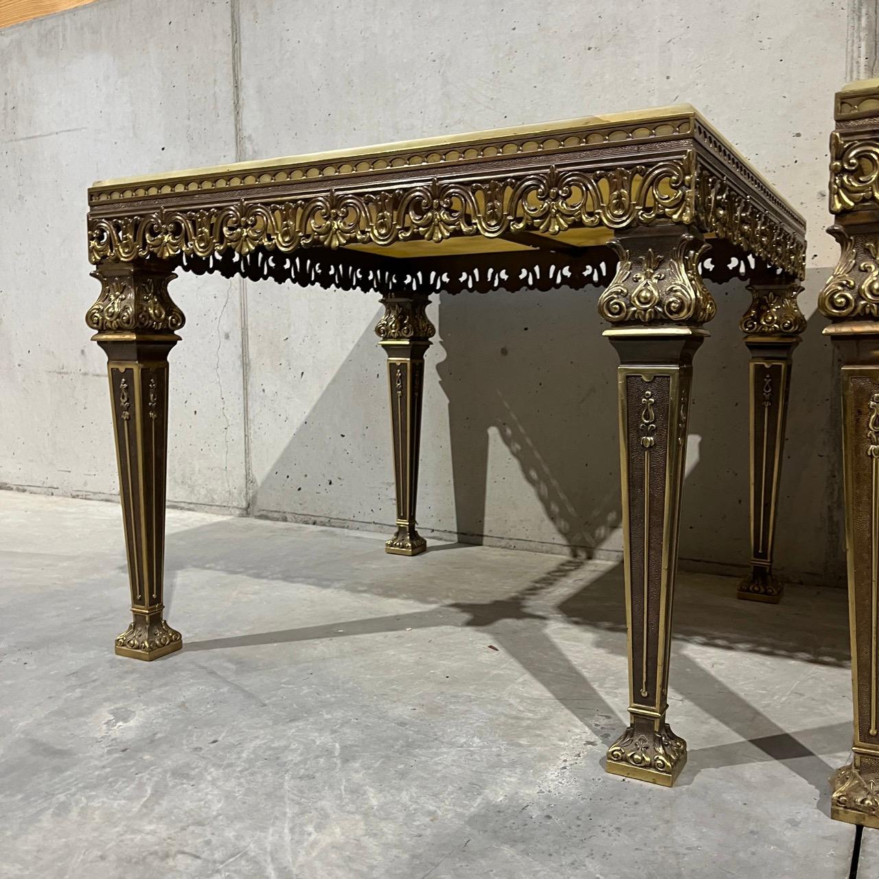 Un ensemble de tables de salon en laiton et marbre  Italie, milieu du siècle Bon état - En vente à Würzburg, DE