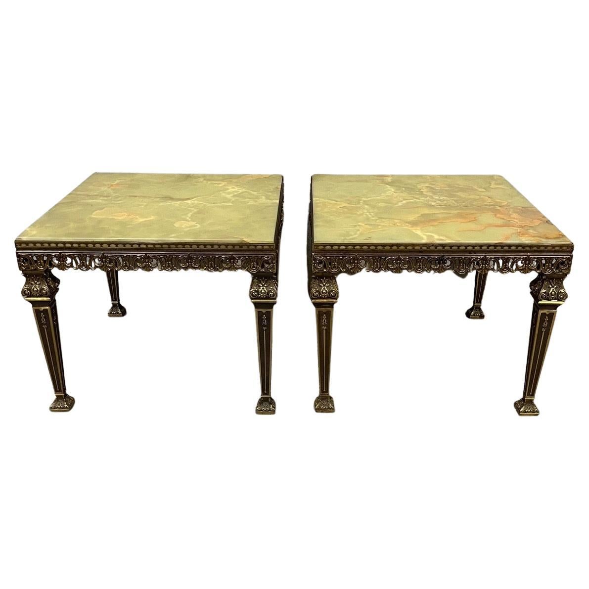Un ensemble de tables de salon en laiton et marbre  Italie, milieu du siècle en vente