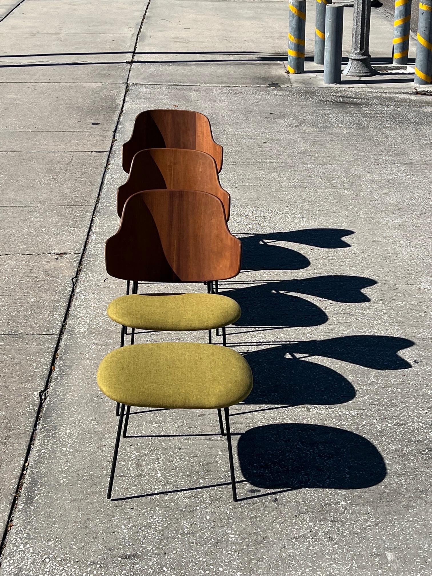 Ensemble de chaises basses Kofod Larsen Penguin avec repose-pieds en vente 9