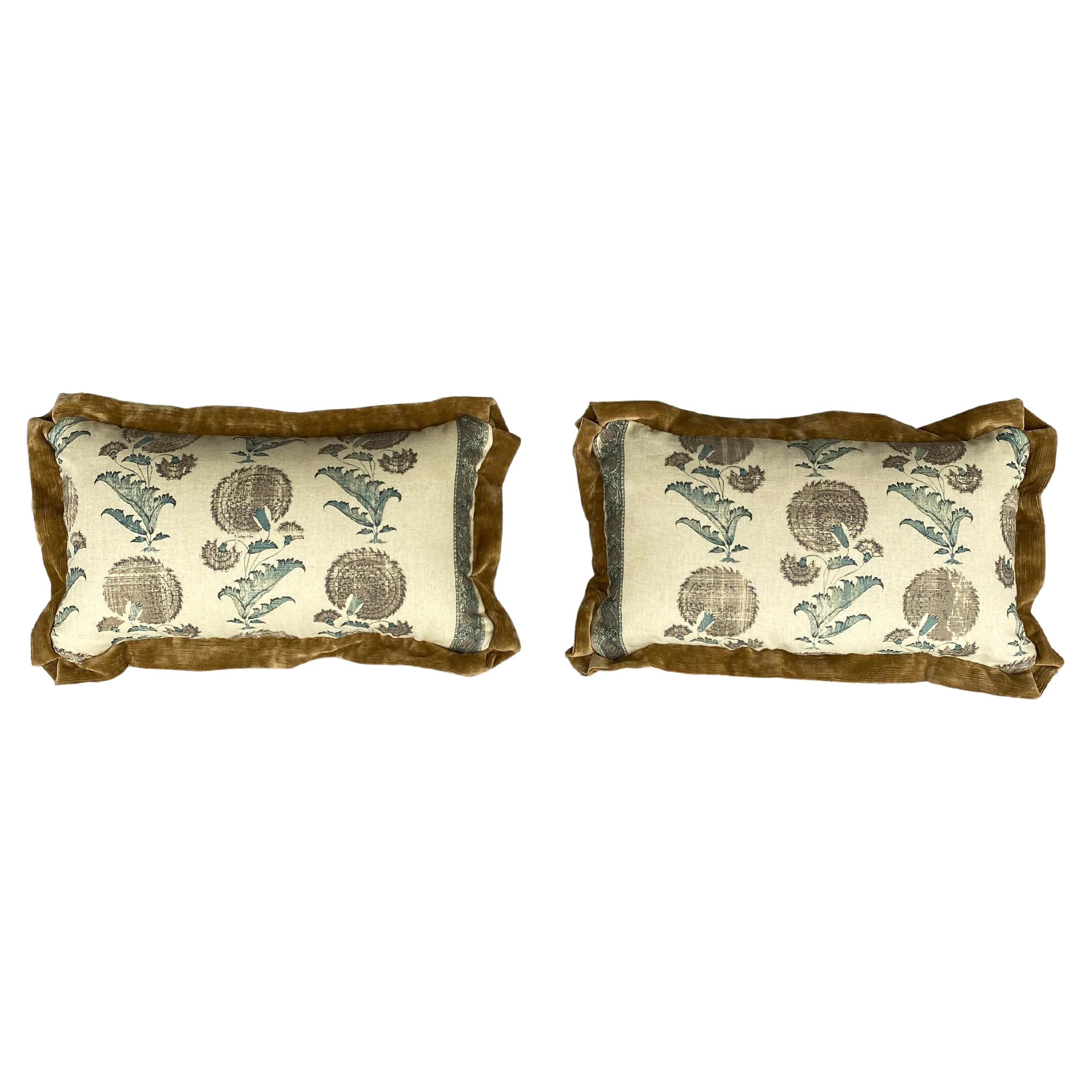 Un set di cuscini a fiori indiani di Michael S. Smith in vendita