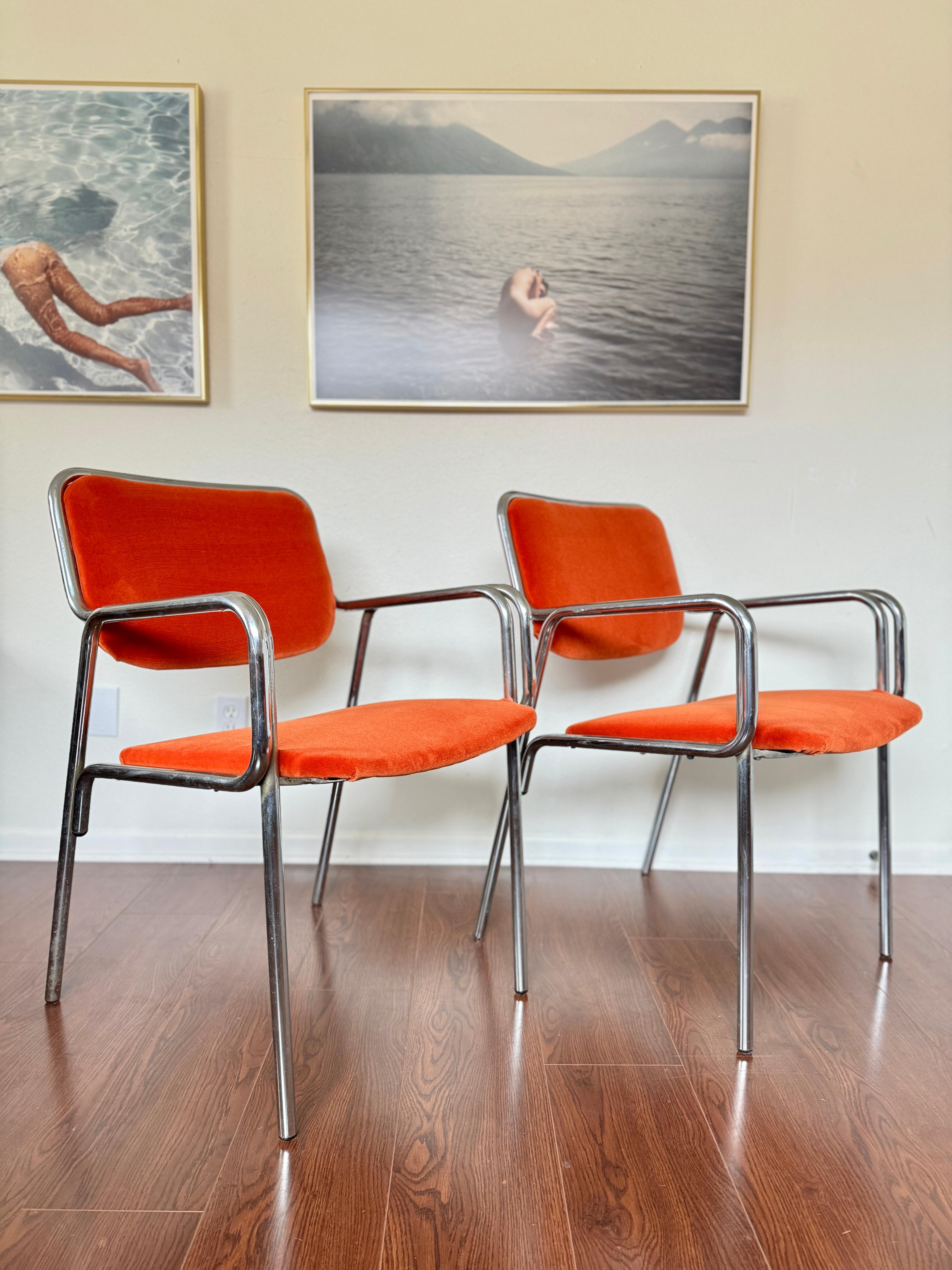 Mid-Century Modern A set of mid century modern tubular arm chairs by Global Upholstery Company For Sale