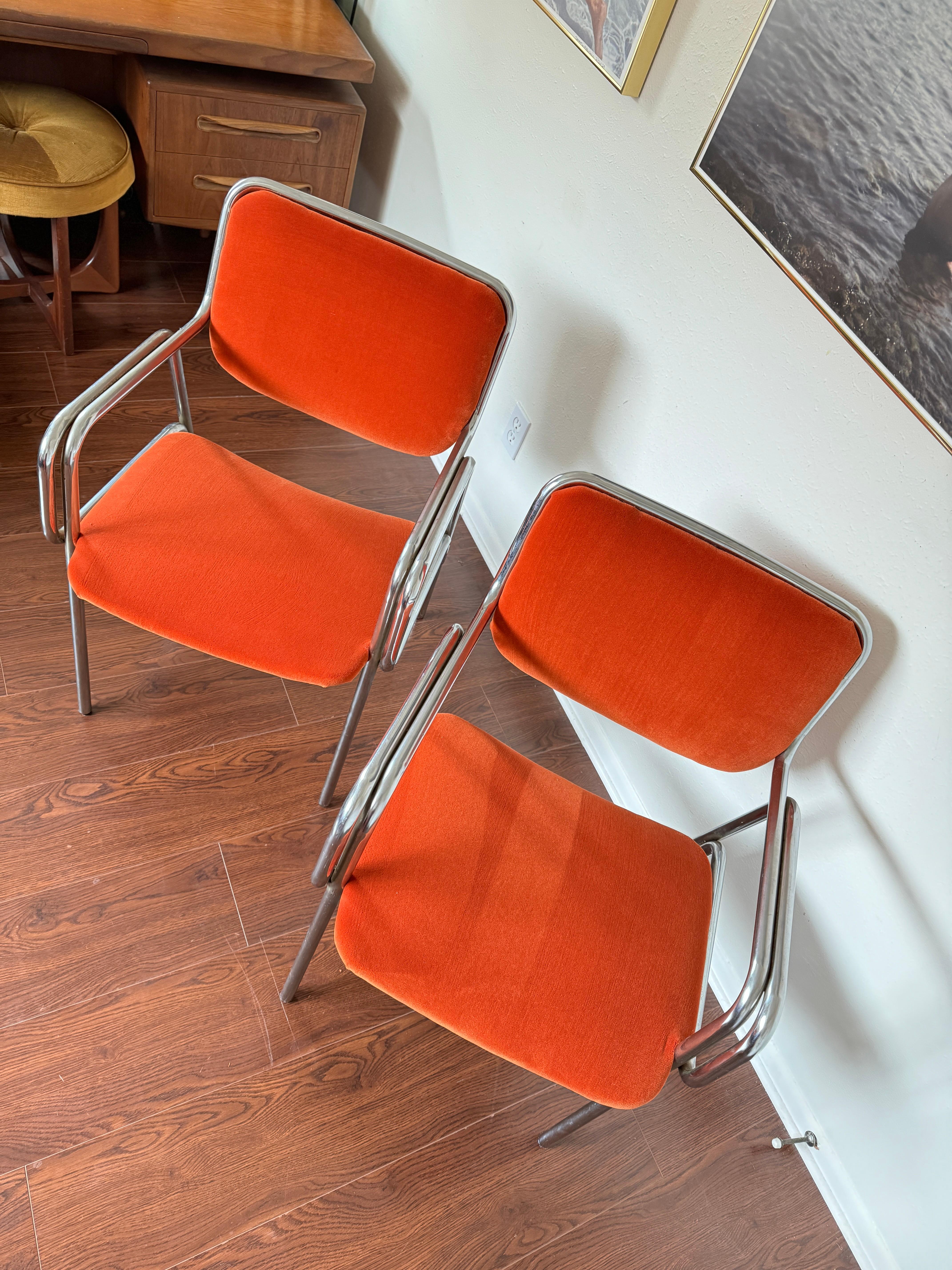 Late 20th Century A set of mid century modern tubular arm chairs by Global Upholstery Company For Sale
