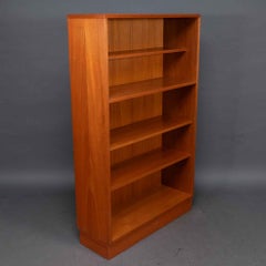 A set of Mid-Century teak bookshelves with five shelves