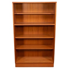 Un set di librerie in teak del Mid-Century con cinque scaffali