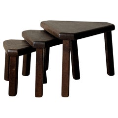Ensemble de tables gigognes en chêne massif du milieu du siècle, France, vers les années 1960