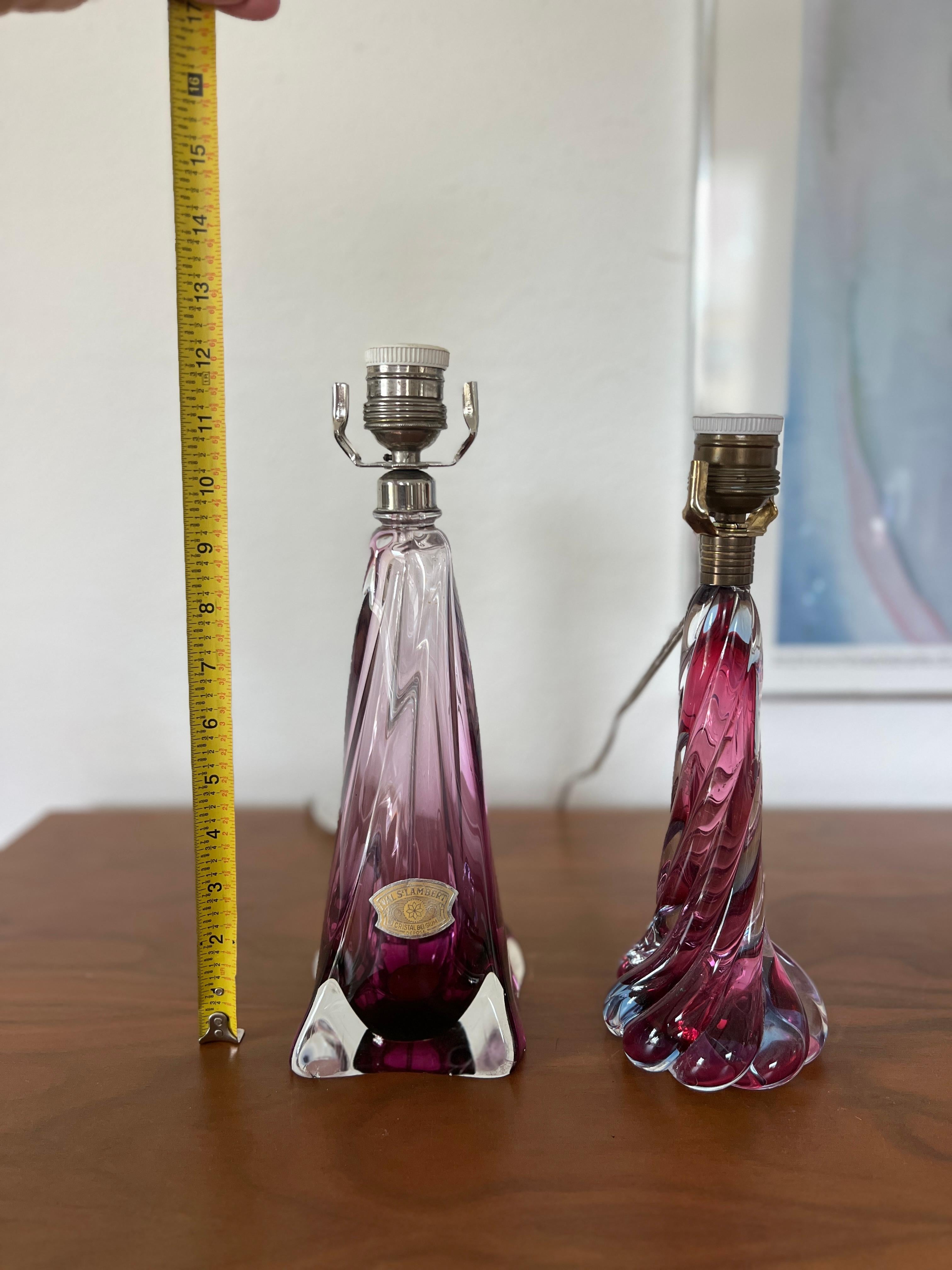 Un ensemble de lampes de table en cristal rose par Val Saint Lambert en vente 1