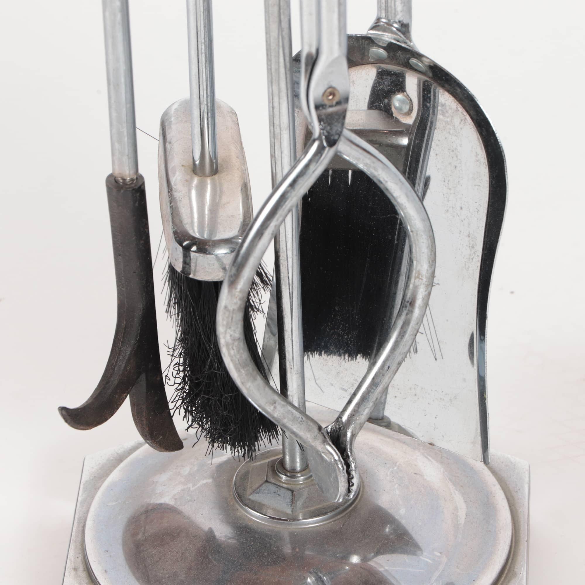 Set of Polished Chrome Fireplace Tools in the Modernist Taste, circa 1960 In Good Condition For Sale In Philadelphia, PA