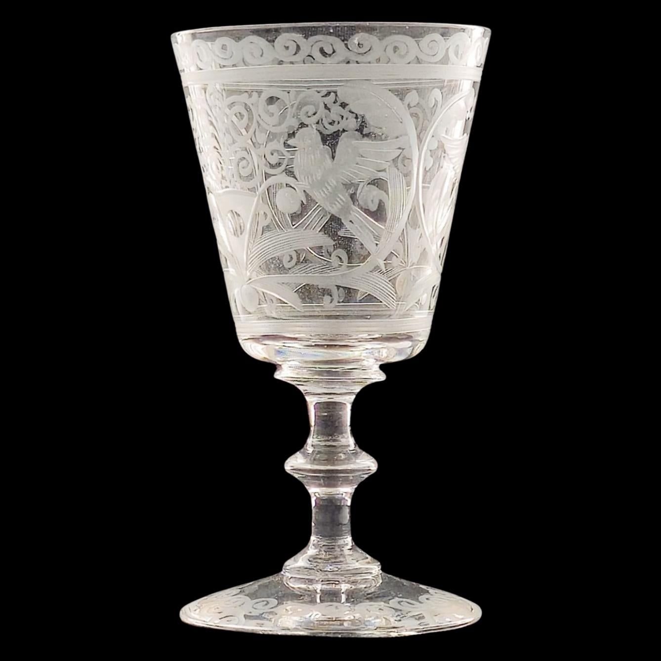 Un set di bicchieri da porto, incisi e incidibili, Lobmeyr C1880 in vendita 2
