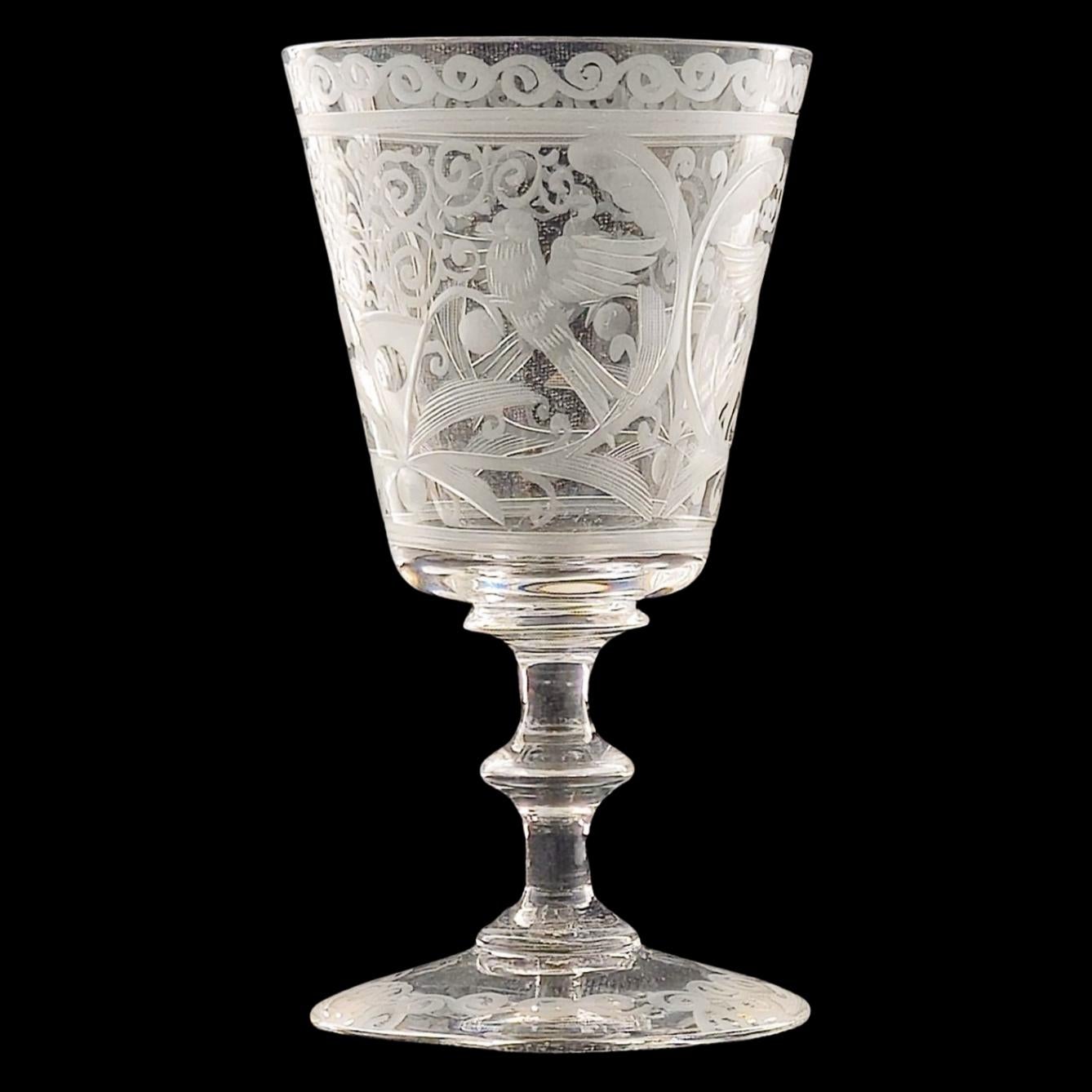 Un set di bicchieri da porto, incisi e incidibili, Lobmeyr C1880 In condizioni ottime in vendita a Melbourne, Victoria