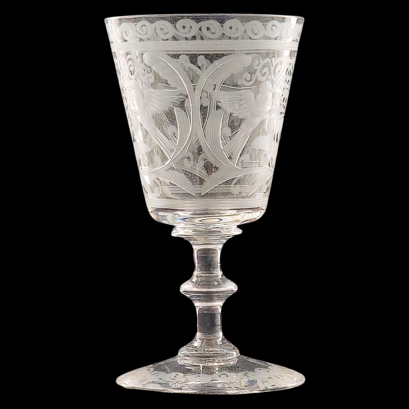 XIX secolo Un set di bicchieri da porto, incisi e incidibili, Lobmeyr C1880 in vendita