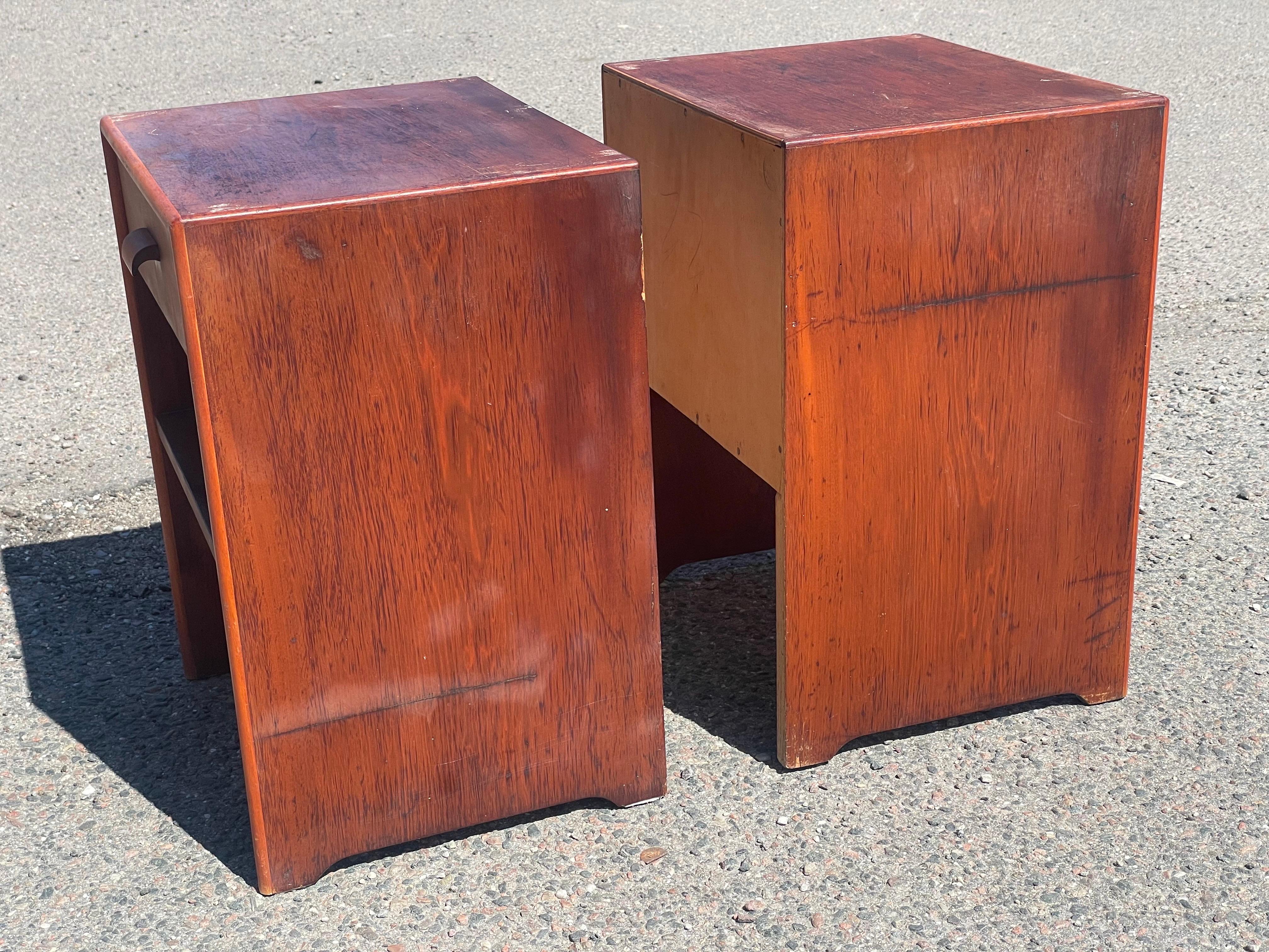 A set of rare patinated 1950´s vintage teak nightstands from Søren Willadsen For Sale 6