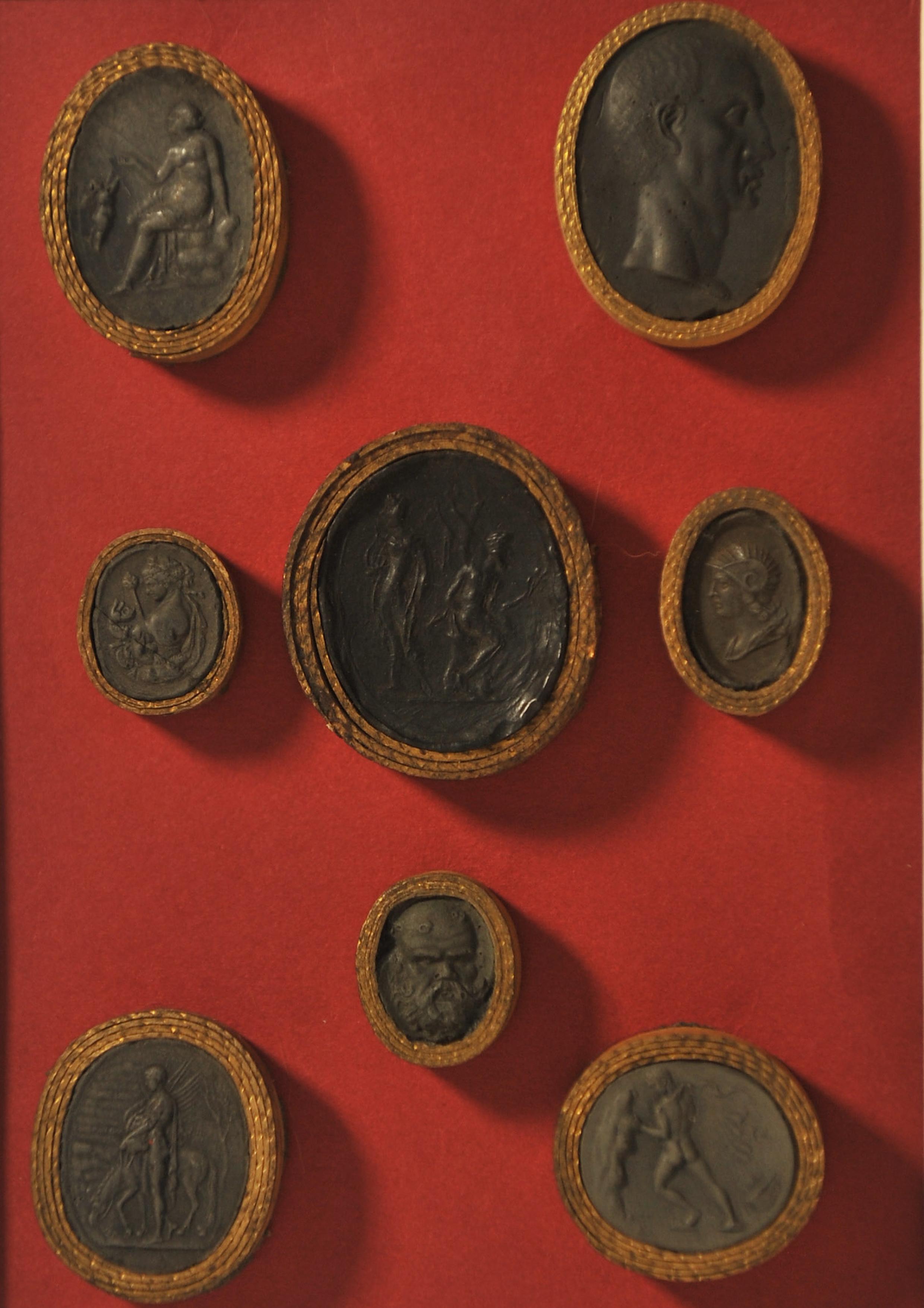 Plâtre Ensemble de intailles en plâtre italiennes classiques de la Renaissance du 19ème siècle, Grand Tour en vente