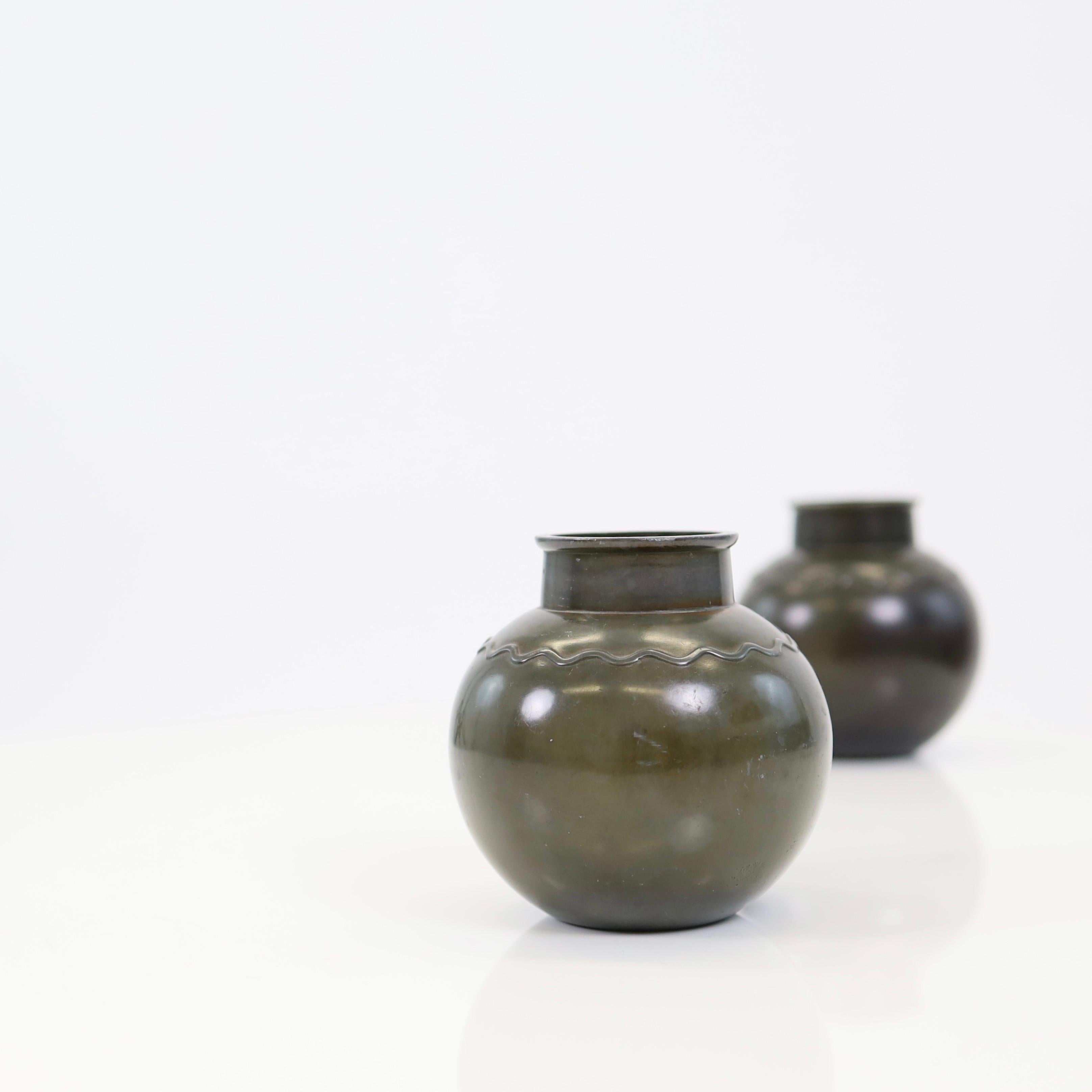 A set of round metal vases by Just Andersen, 1930s, Denmark In Good Condition For Sale In Værløse, DK