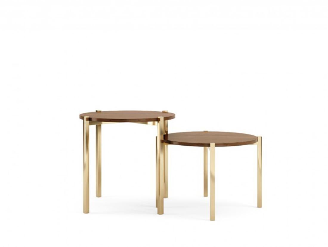 Set aus rundem Tisch, Design-Stil, runder Beistelltisch mit beschichteten Metallbeinen (Französisch) im Angebot