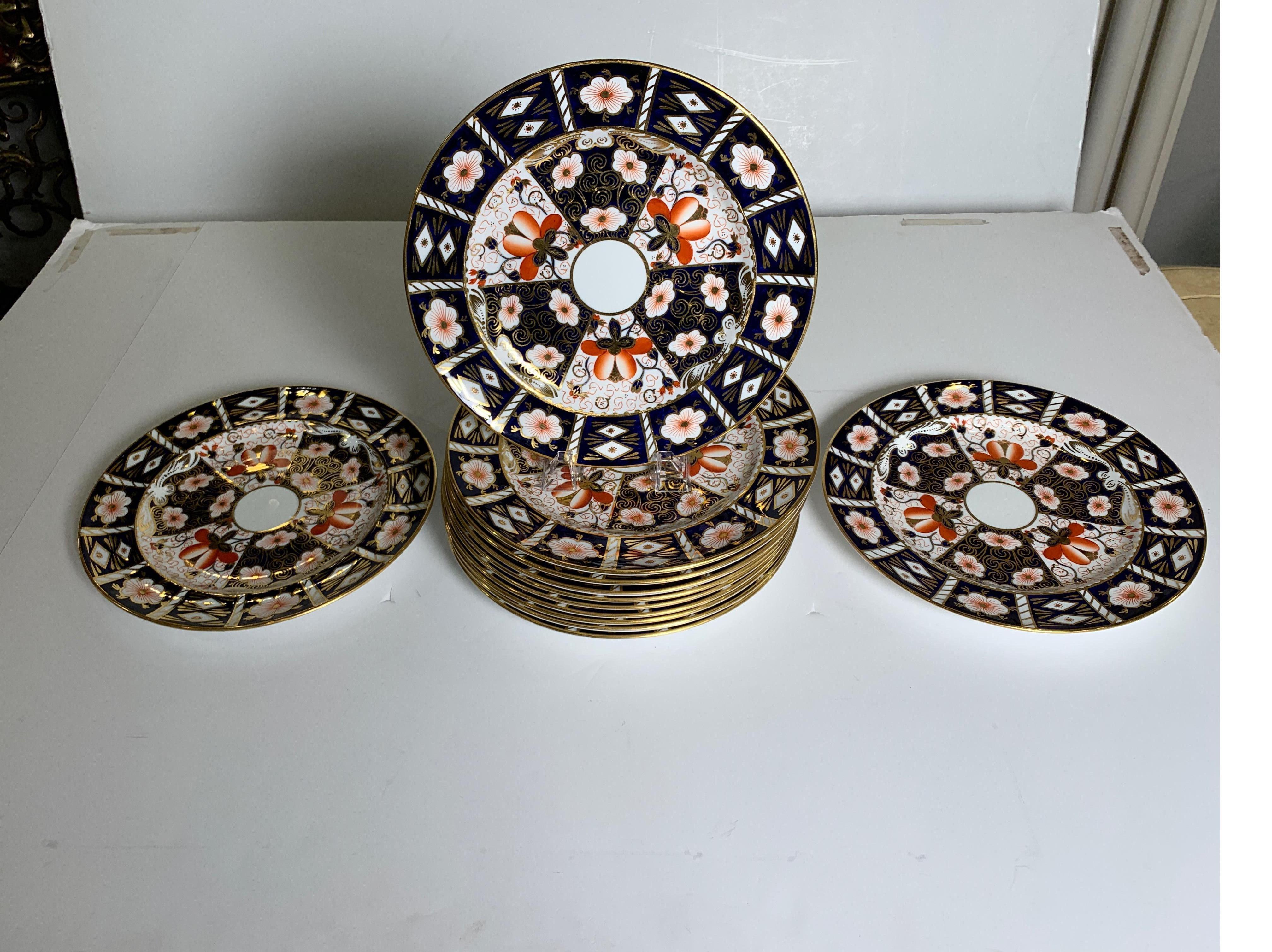 English Set of Royal Crown Derby Old Imari Service Dinner Plates