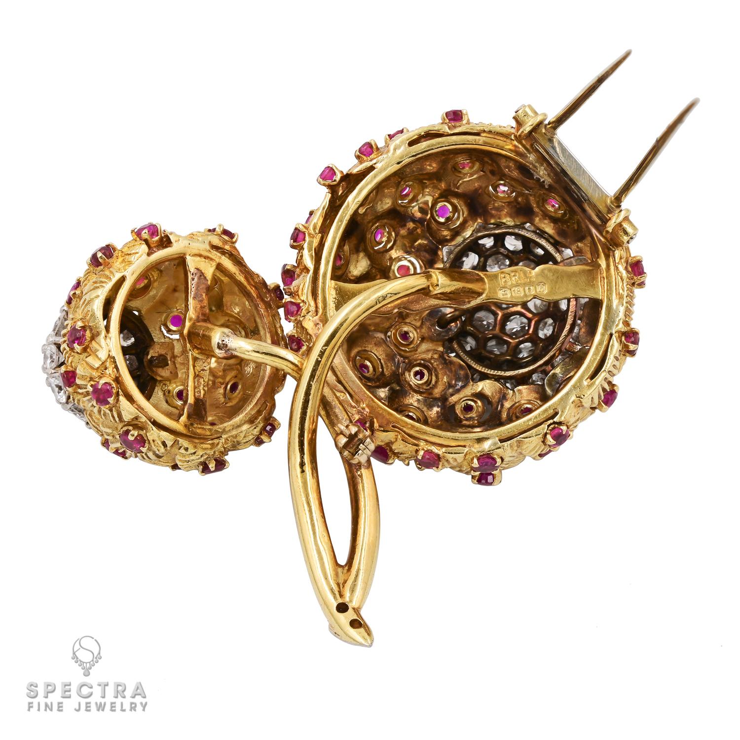 Taille mixte Un ensemble de bijoux en or avec rubis et diamants en vente