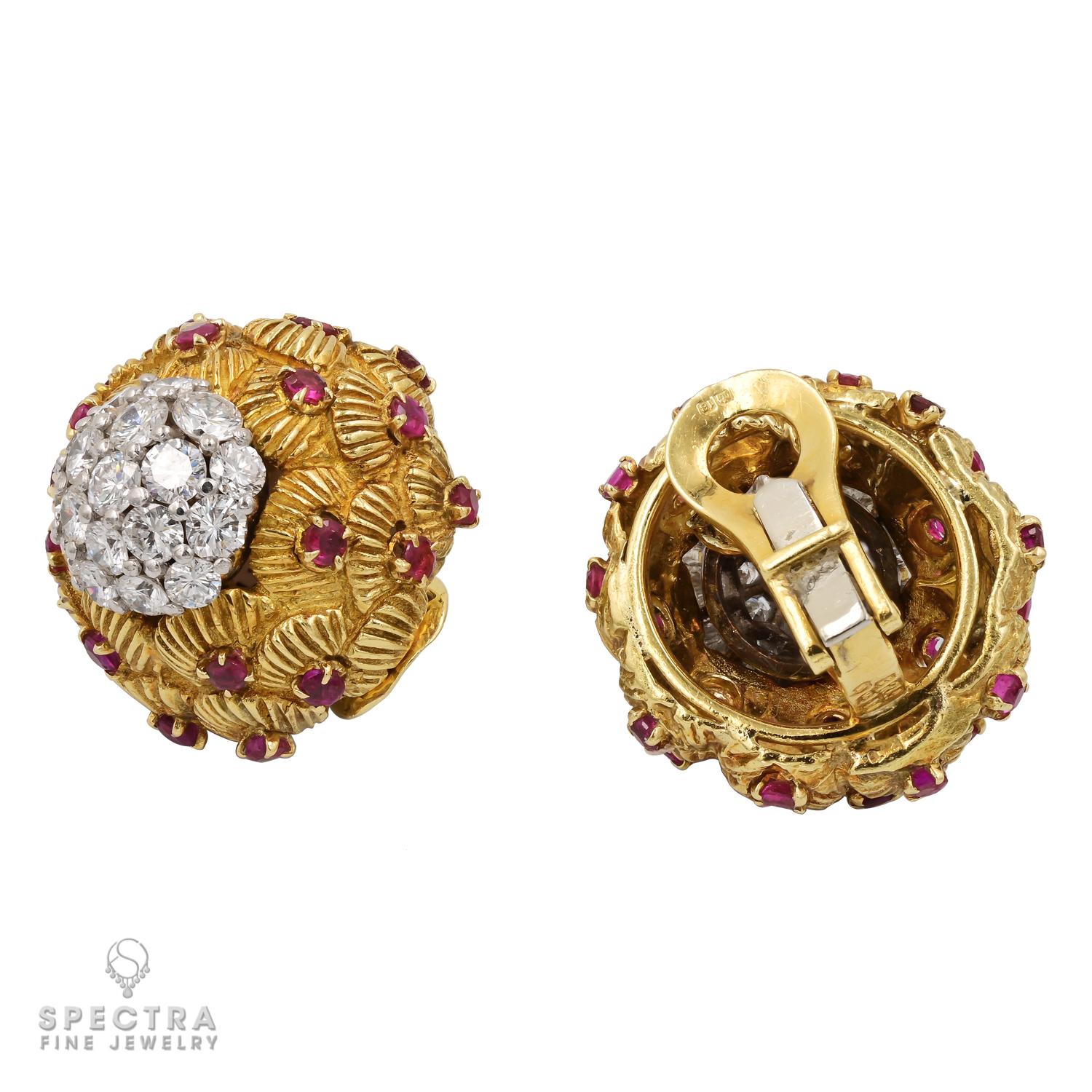 Un ensemble de bijoux en or avec rubis et diamants Pour femmes en vente