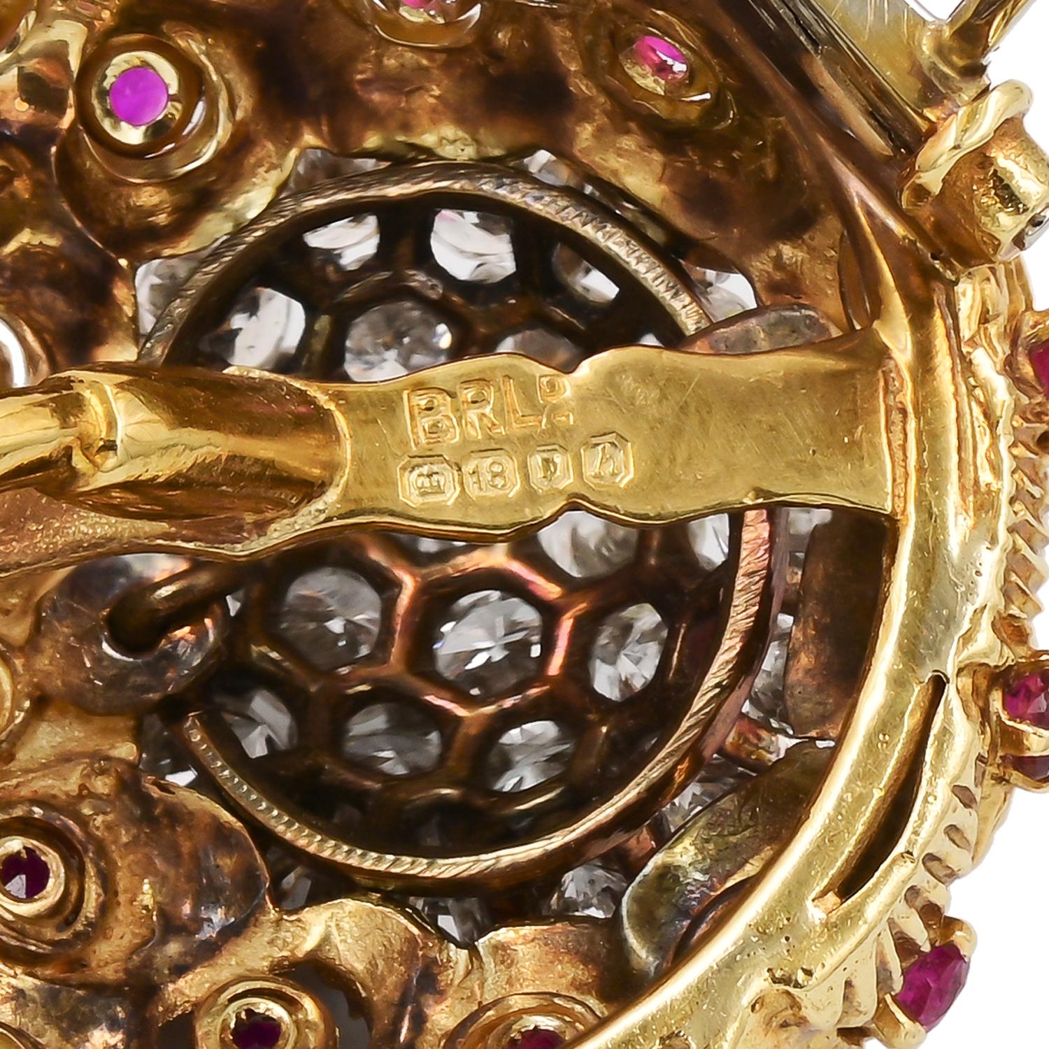 Un ensemble de bijoux en or avec rubis et diamants en vente 1