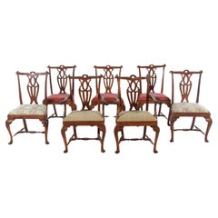 Ensemble de sept chaises de salle à manger en noyer irlandais George III, 18e siècle, de grande taille.