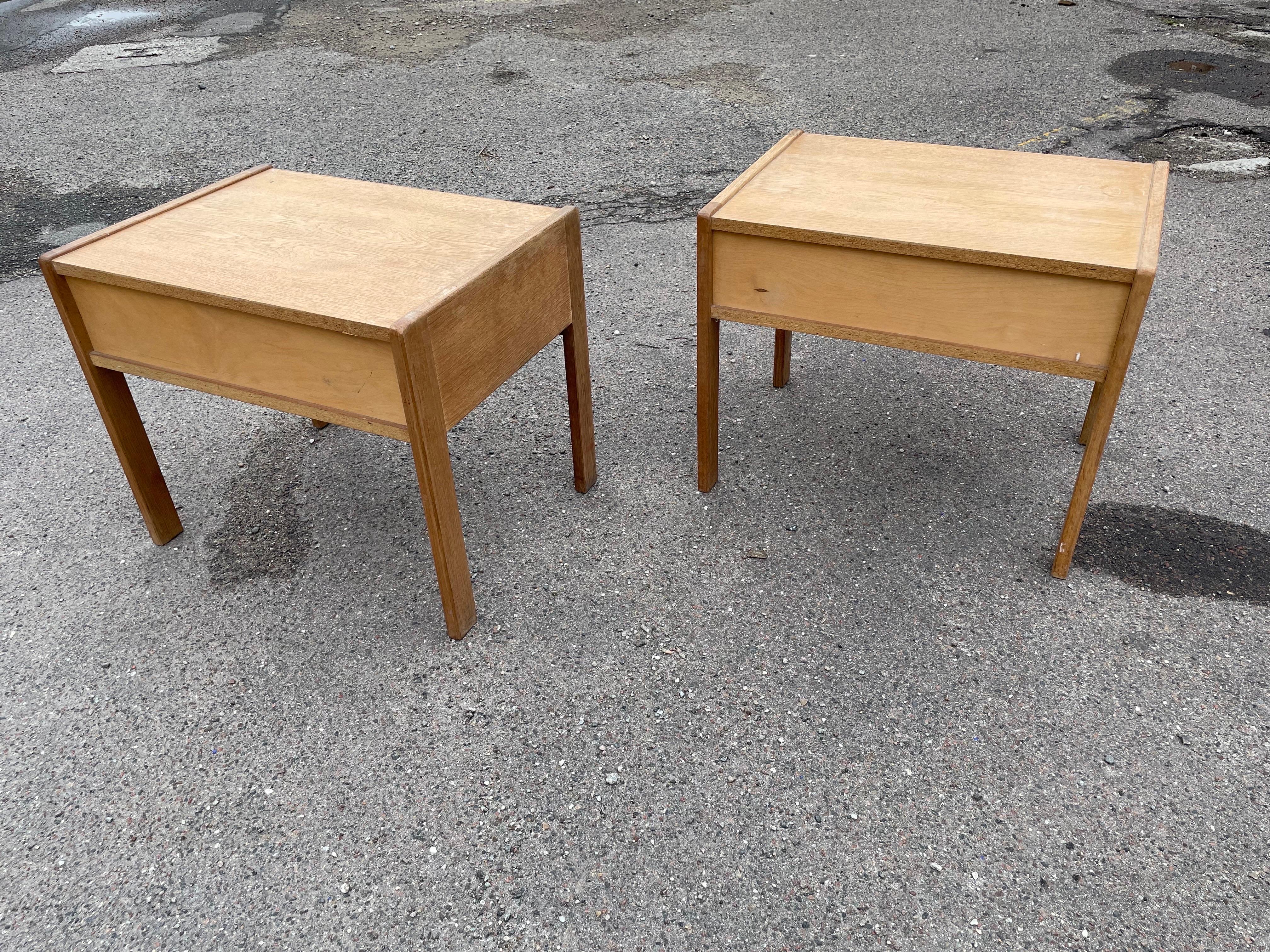 A set of simple Danish oak nightstands from the 1960´s 5