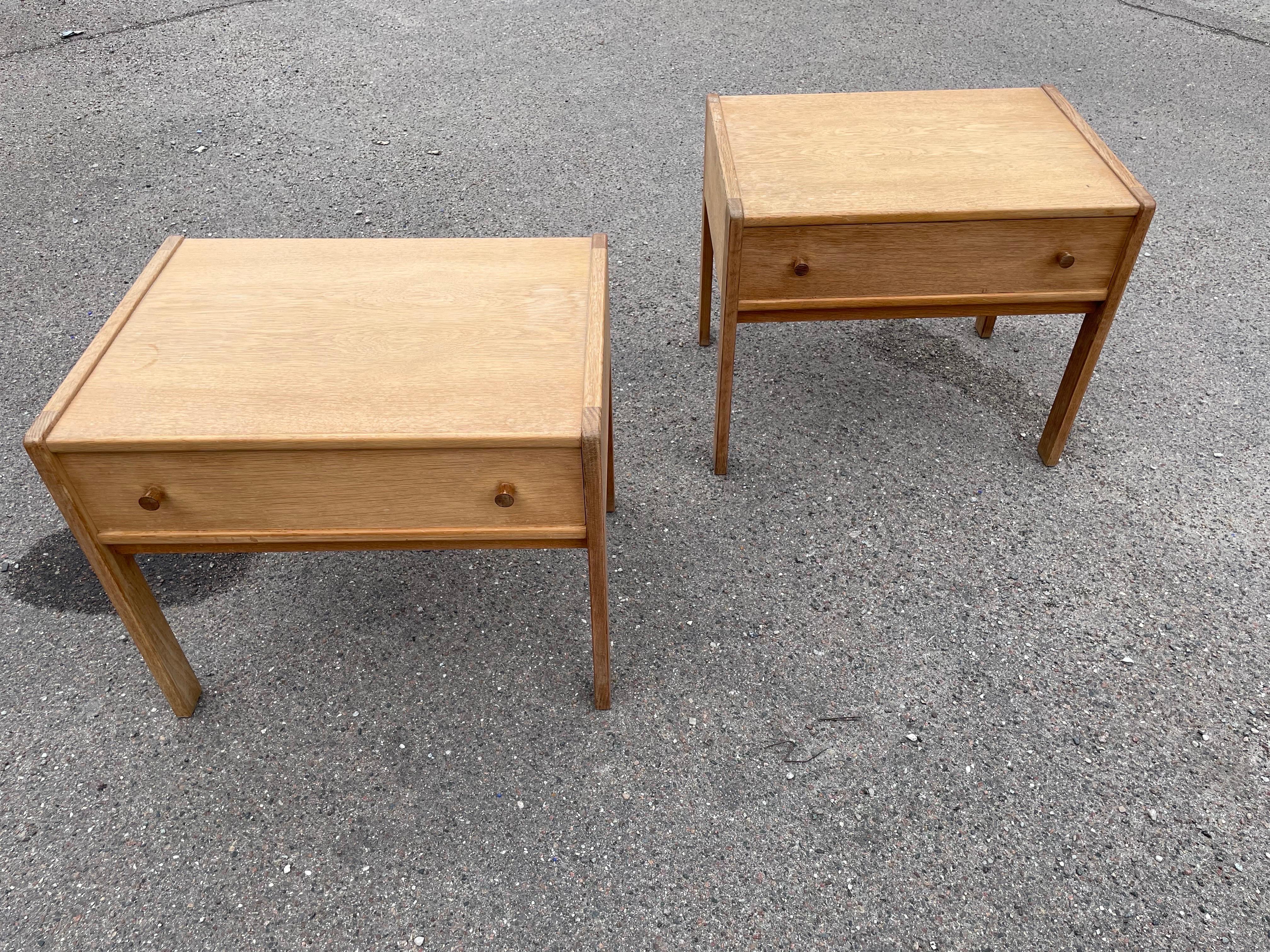 A set of simple Danish oak nightstands from the 1960´s 6