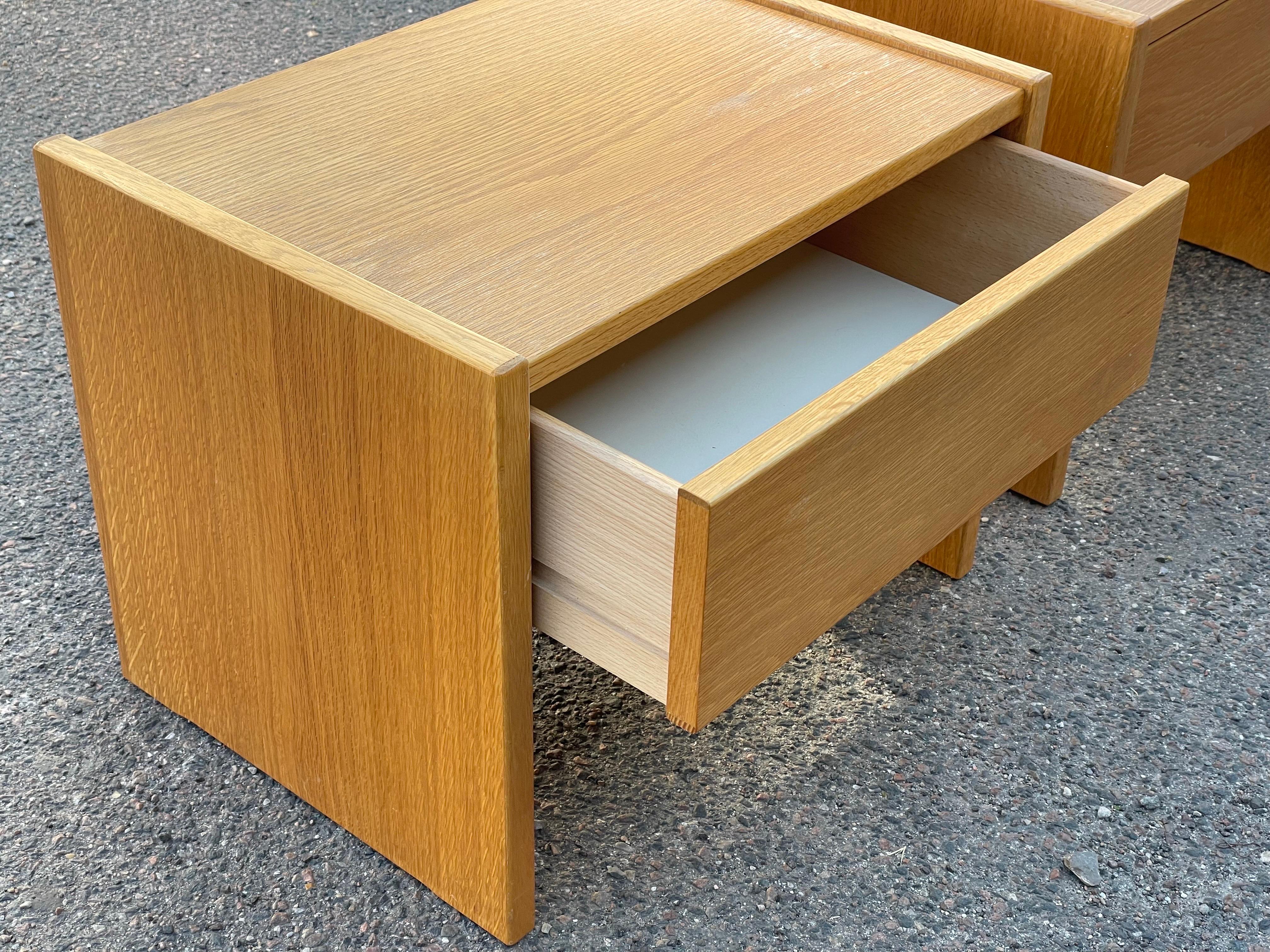 Mid-Century Modern Set of Simple Danish Oak Nightstands from the 1980s For Sale