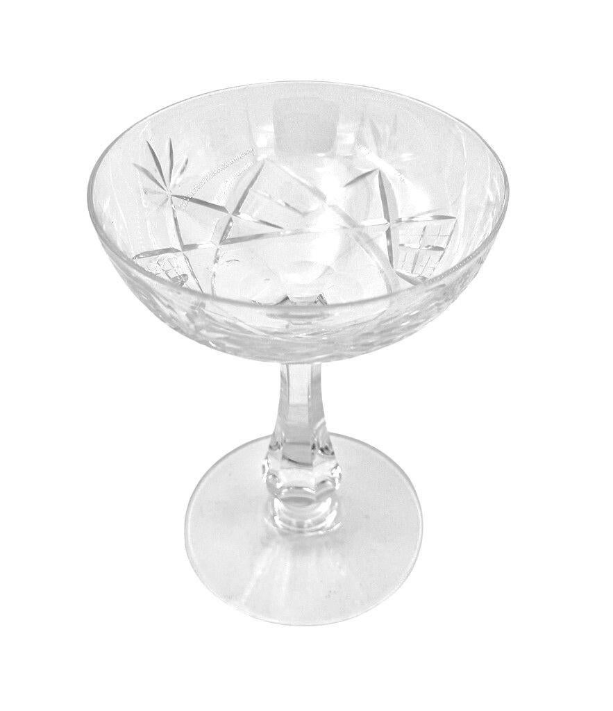 Ensemble de six coupes à champagne en cristal 