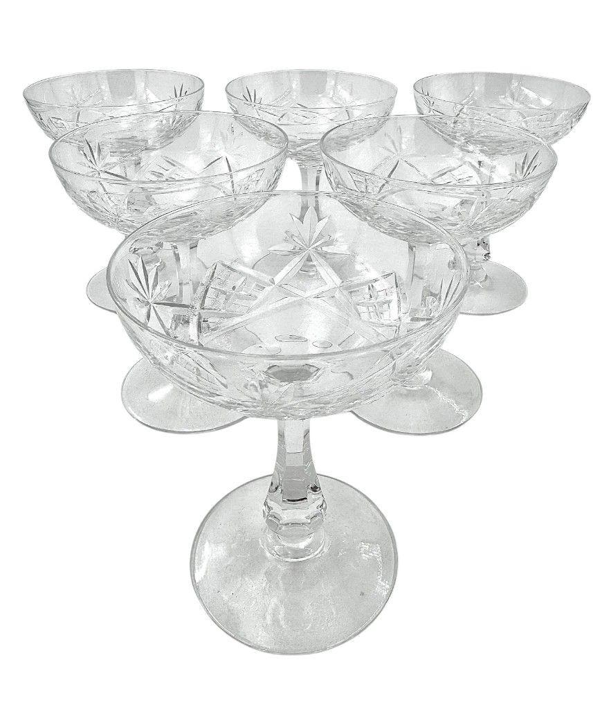 Ensemble de six coupes à champagne en cristal 