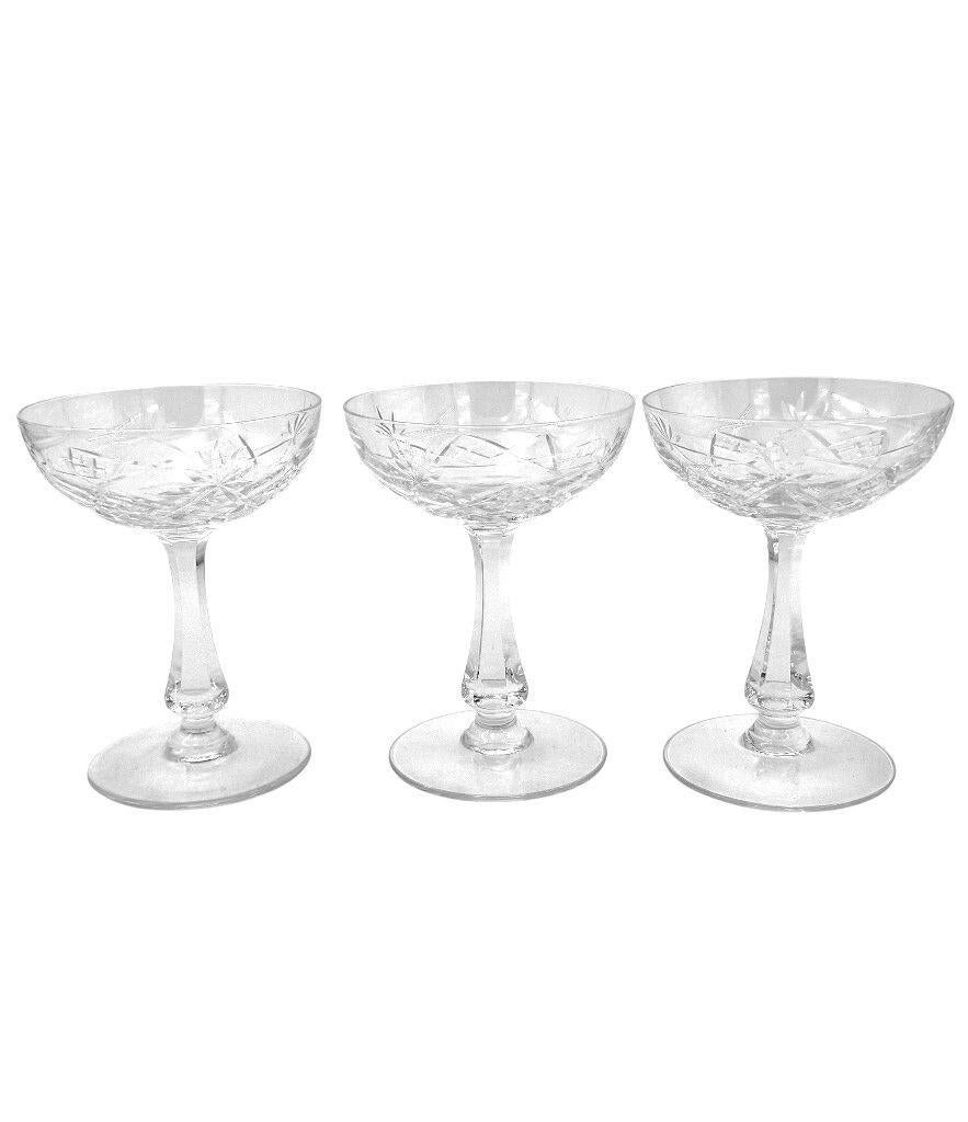 Ensemble de six coupes à champagne en cristal 