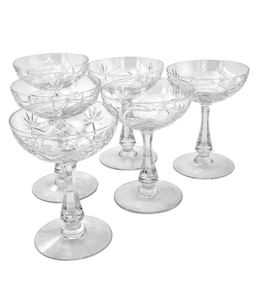 Ensemble de six coupes à champagne en cristal 