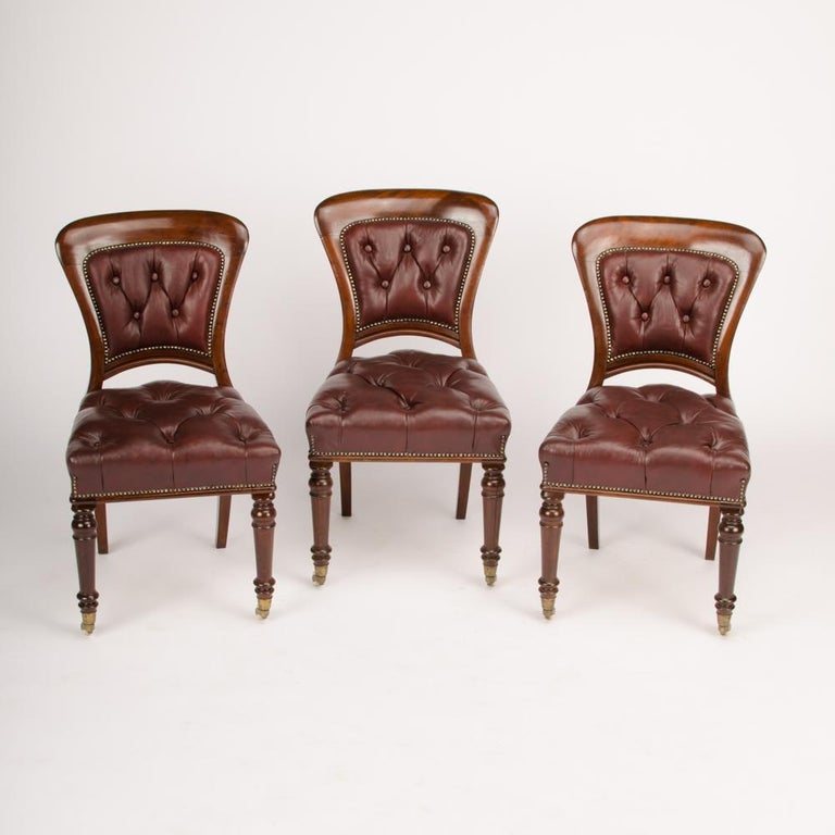 Set of Six 19th Century Irish Walnut and Leather Dining Chairs For Sale 1