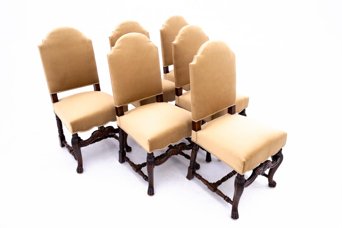 French A set of six antique chairs from around 1900, Western Europe. After renovation For Sale